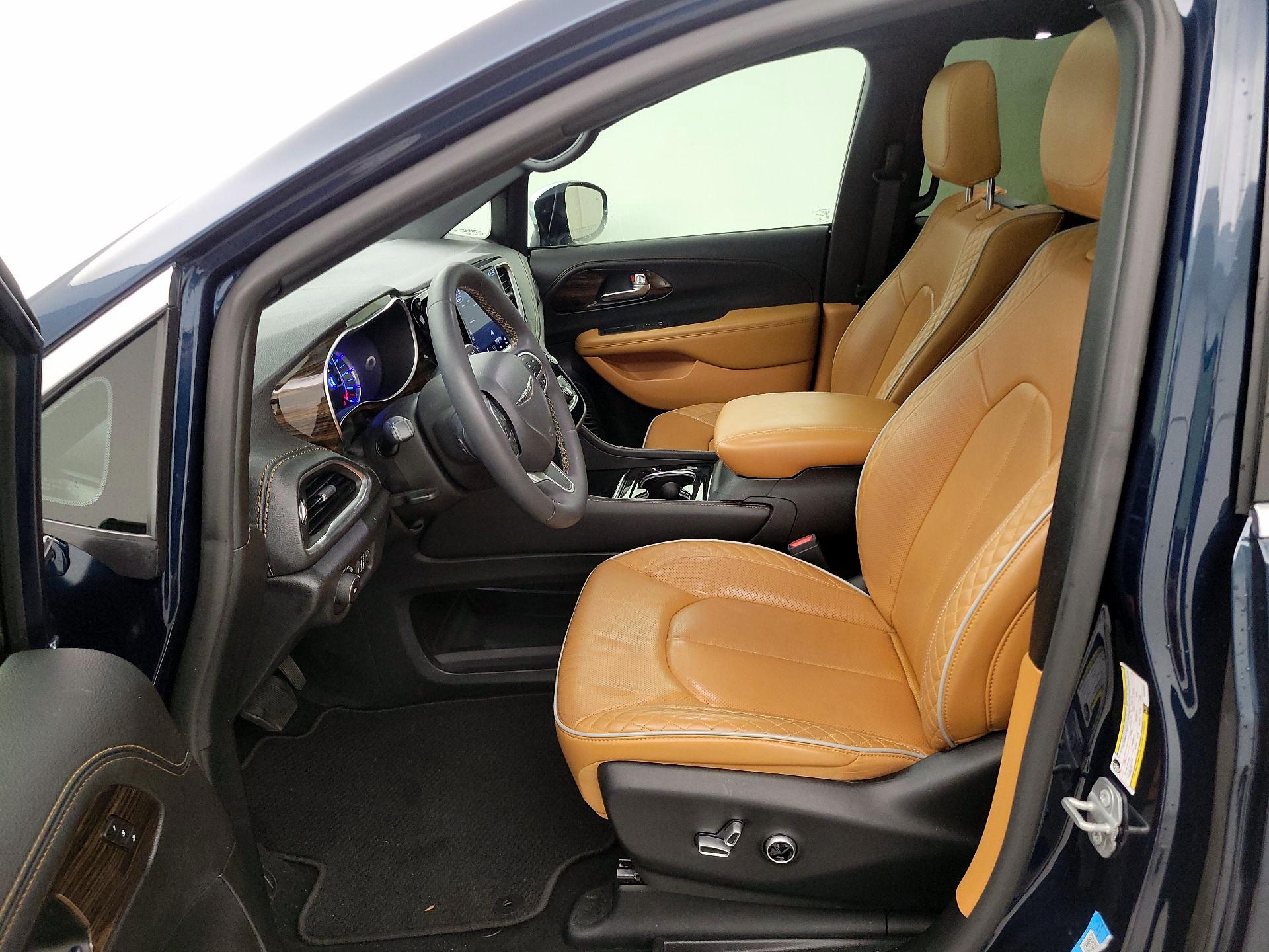 Thumbnail: 2022 Chrysler Pacifica - 11