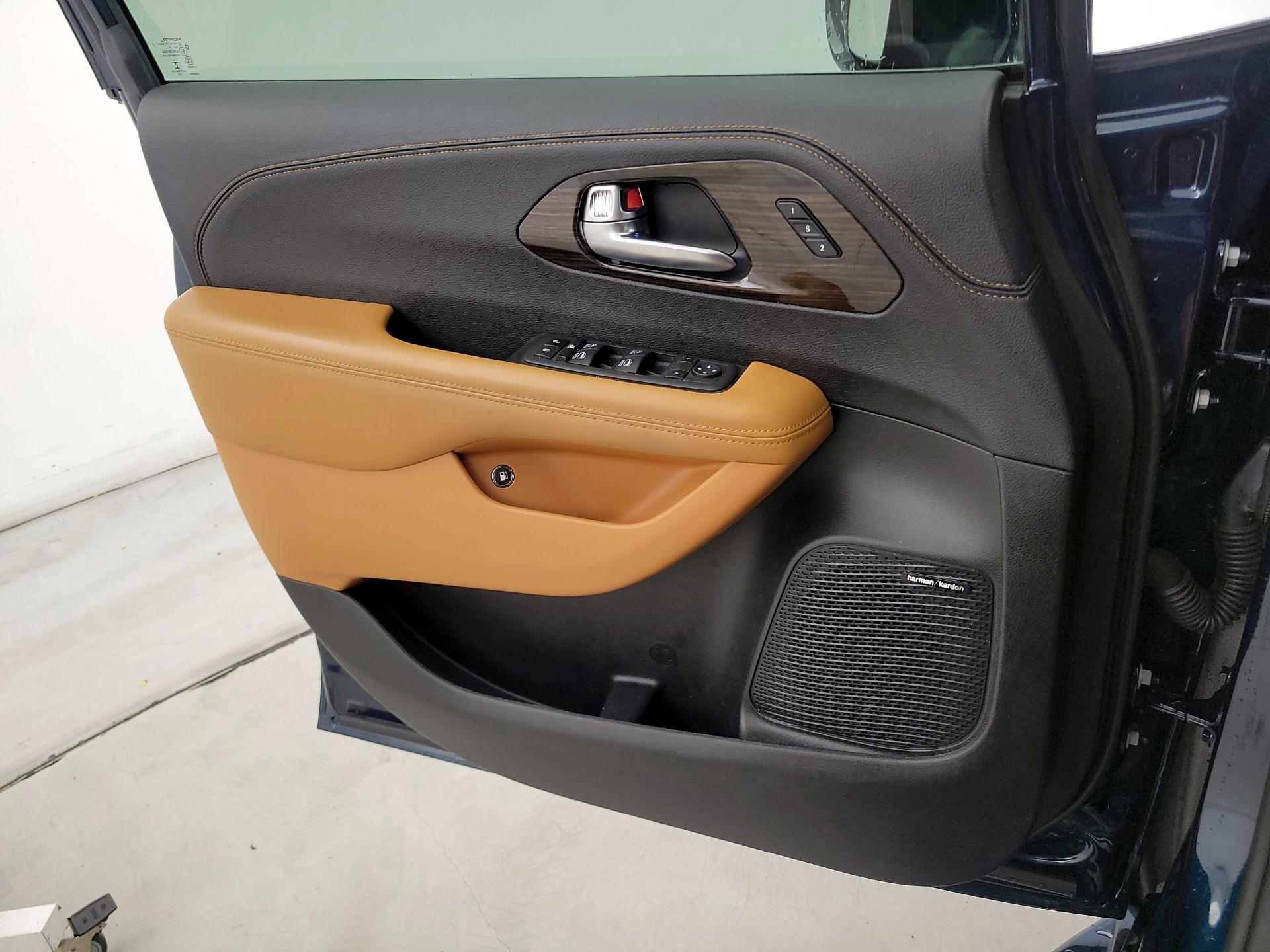 Thumbnail: 2022 Chrysler Pacifica - 12