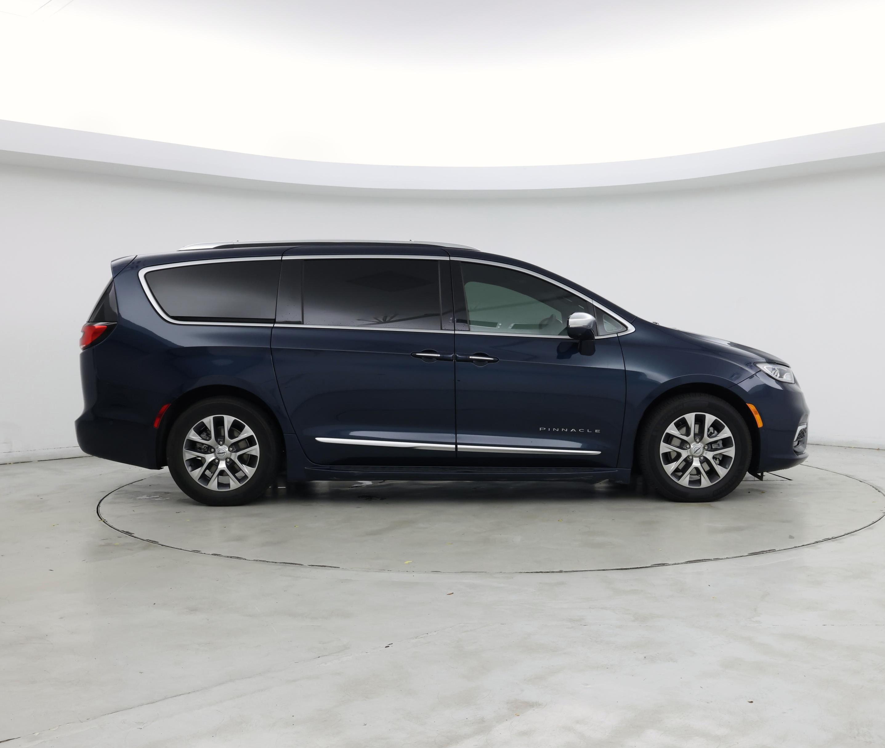 Thumbnail: 2022 Chrysler Pacifica - 7
