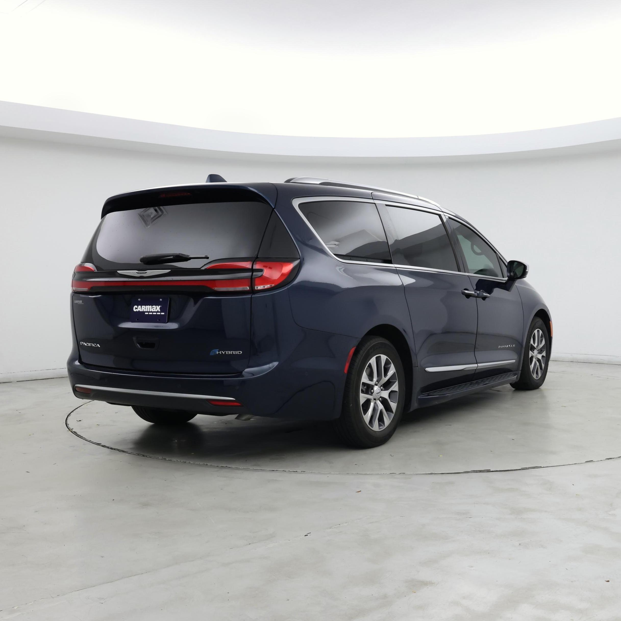 Thumbnail: 2022 Chrysler Pacifica - 8