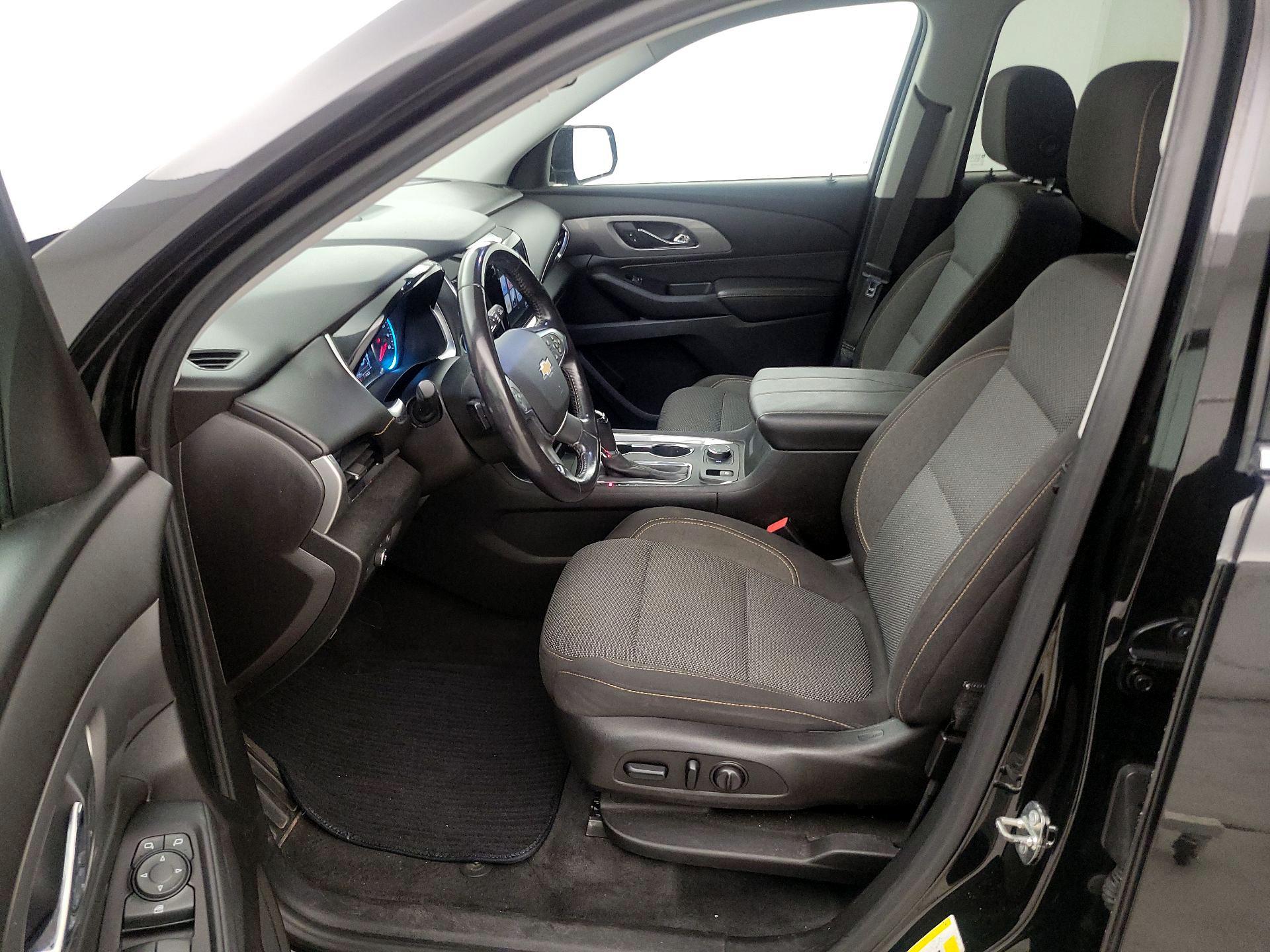 Thumbnail: 2018 Chevrolet Traverse - 11
