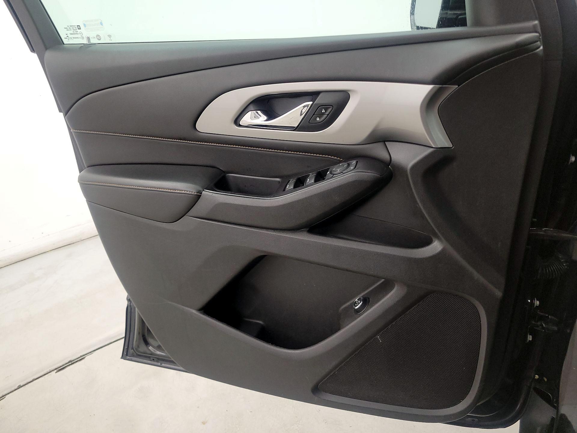 Thumbnail: 2018 Chevrolet Traverse - 12