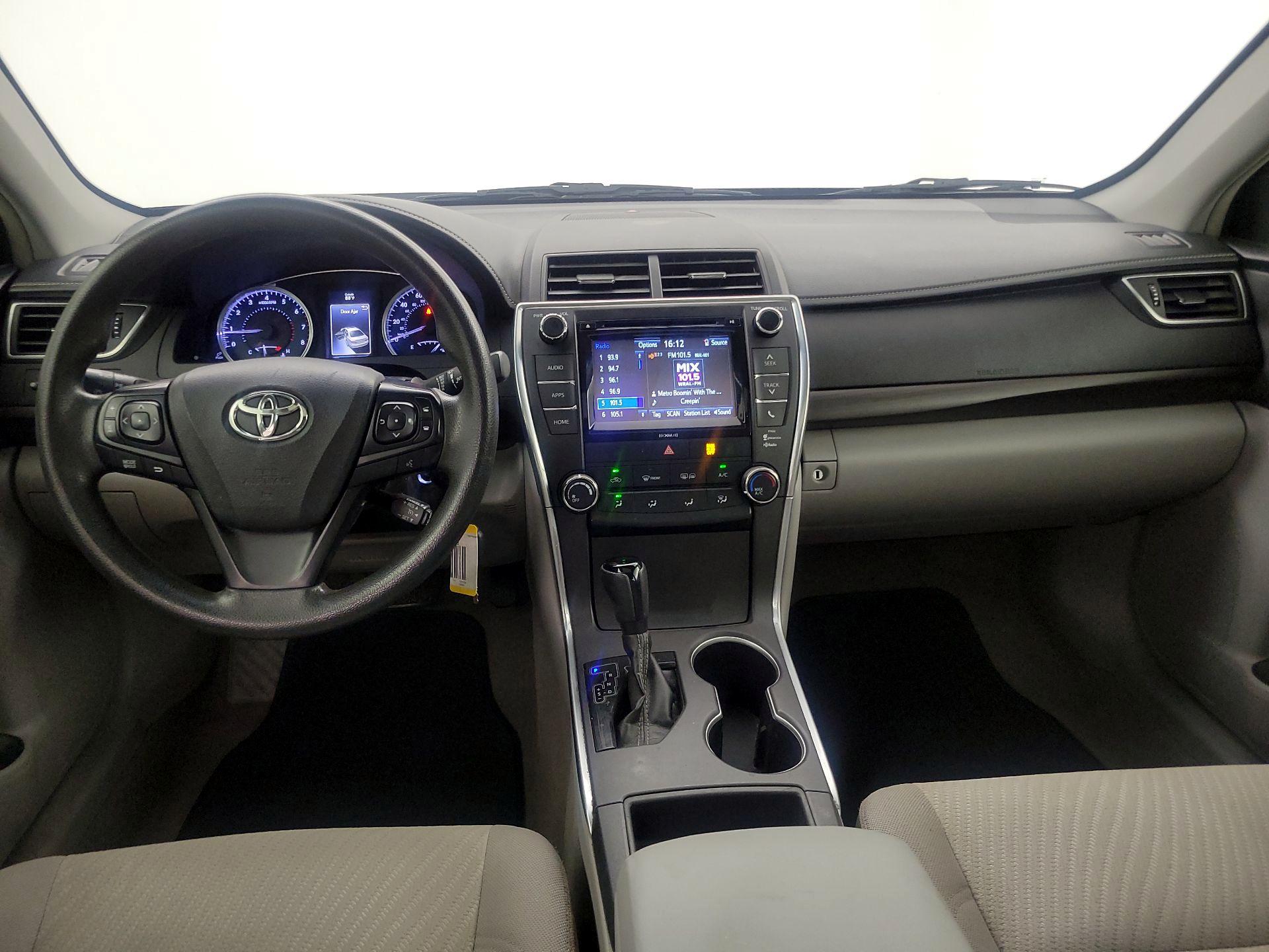 Thumbnail: 2017 Toyota Camry - 9
