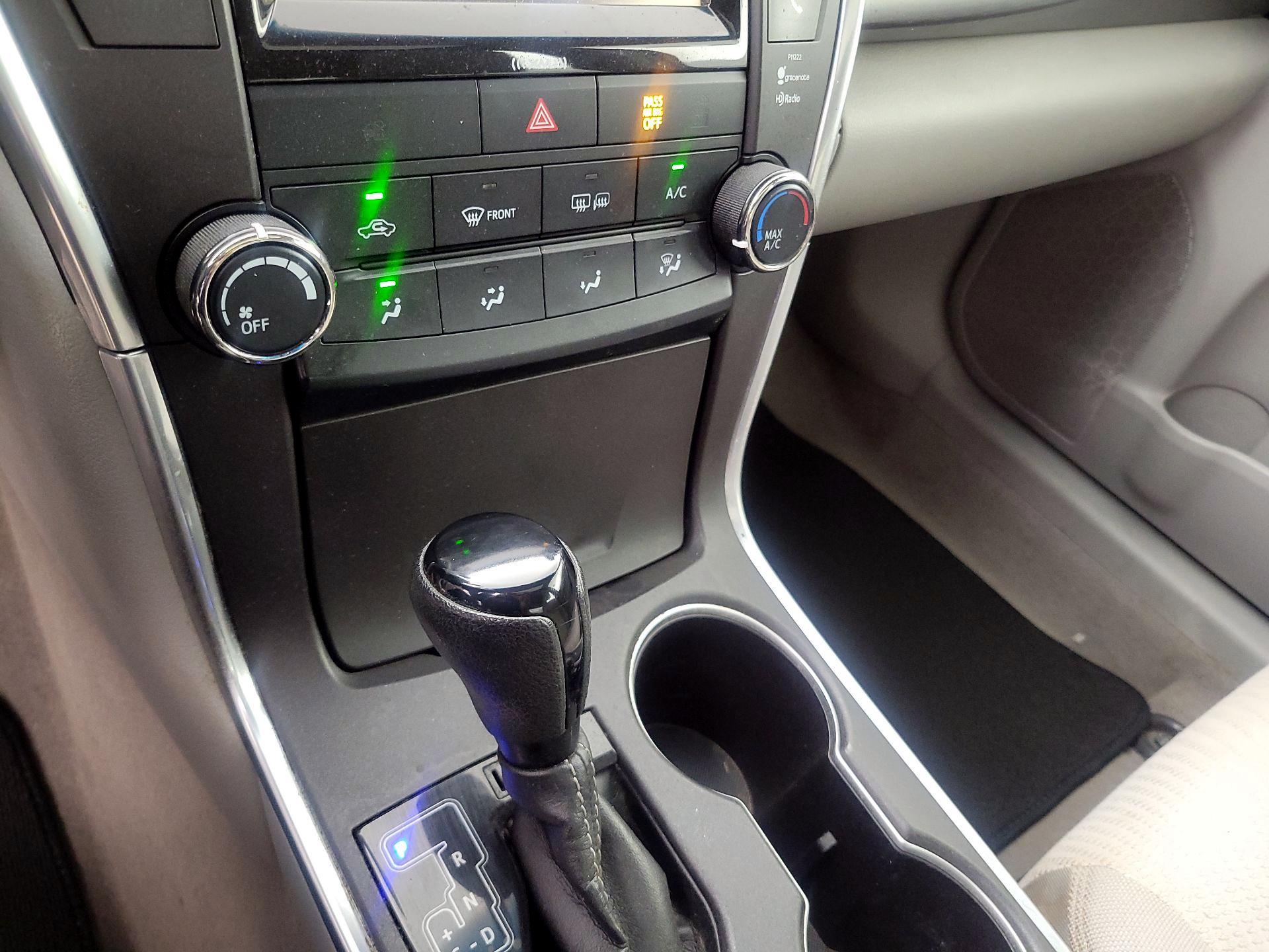Thumbnail: 2017 Toyota Camry - 16