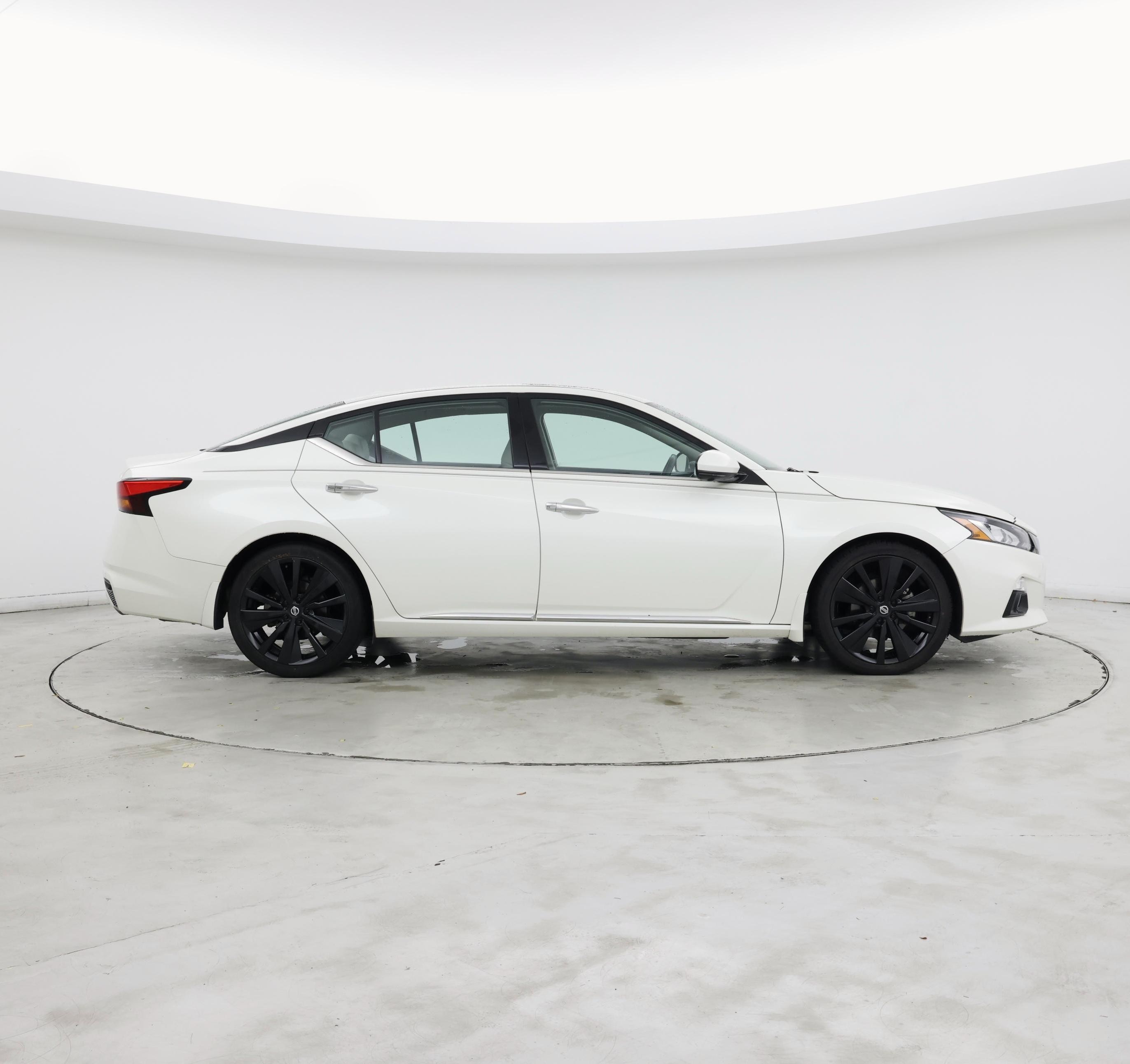Thumbnail: 2019 Nissan Altima - 7