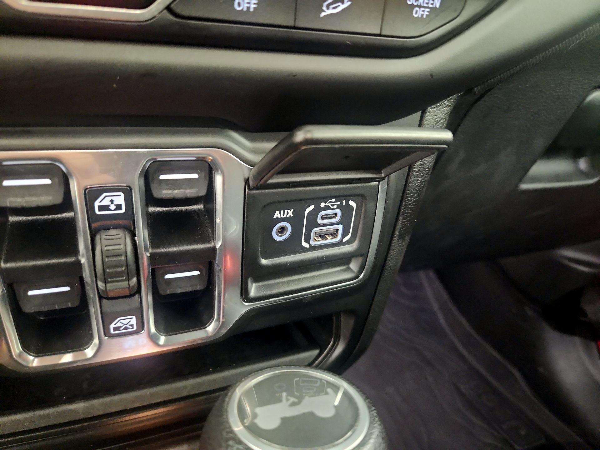 Thumbnail: 2021 Jeep Wrangler - 18