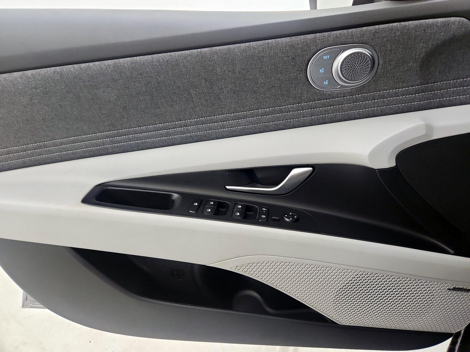 Thumbnail: 2025 Hyundai Elantra - 12