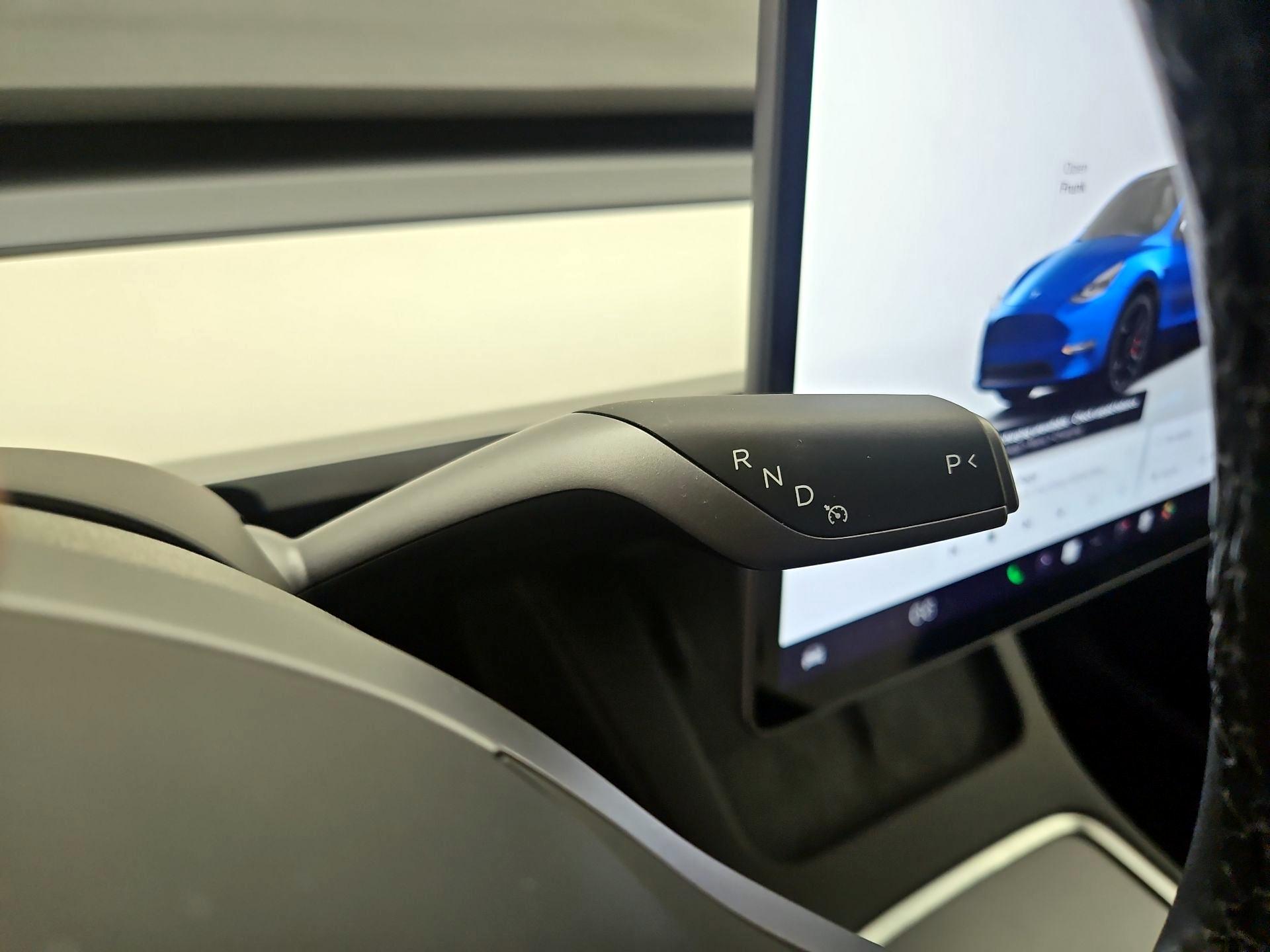 Thumbnail: 2025 Tesla Model Y - 17