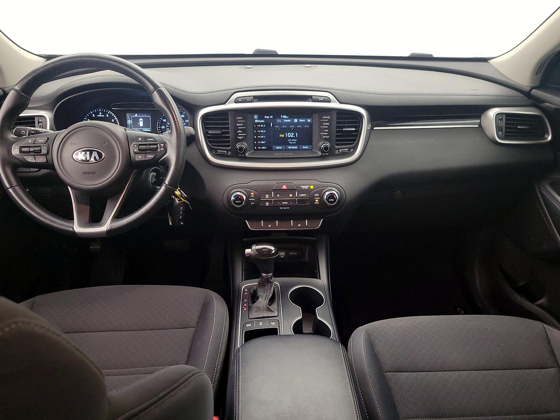 Thumbnail: 2017 Kia Sorento - 9