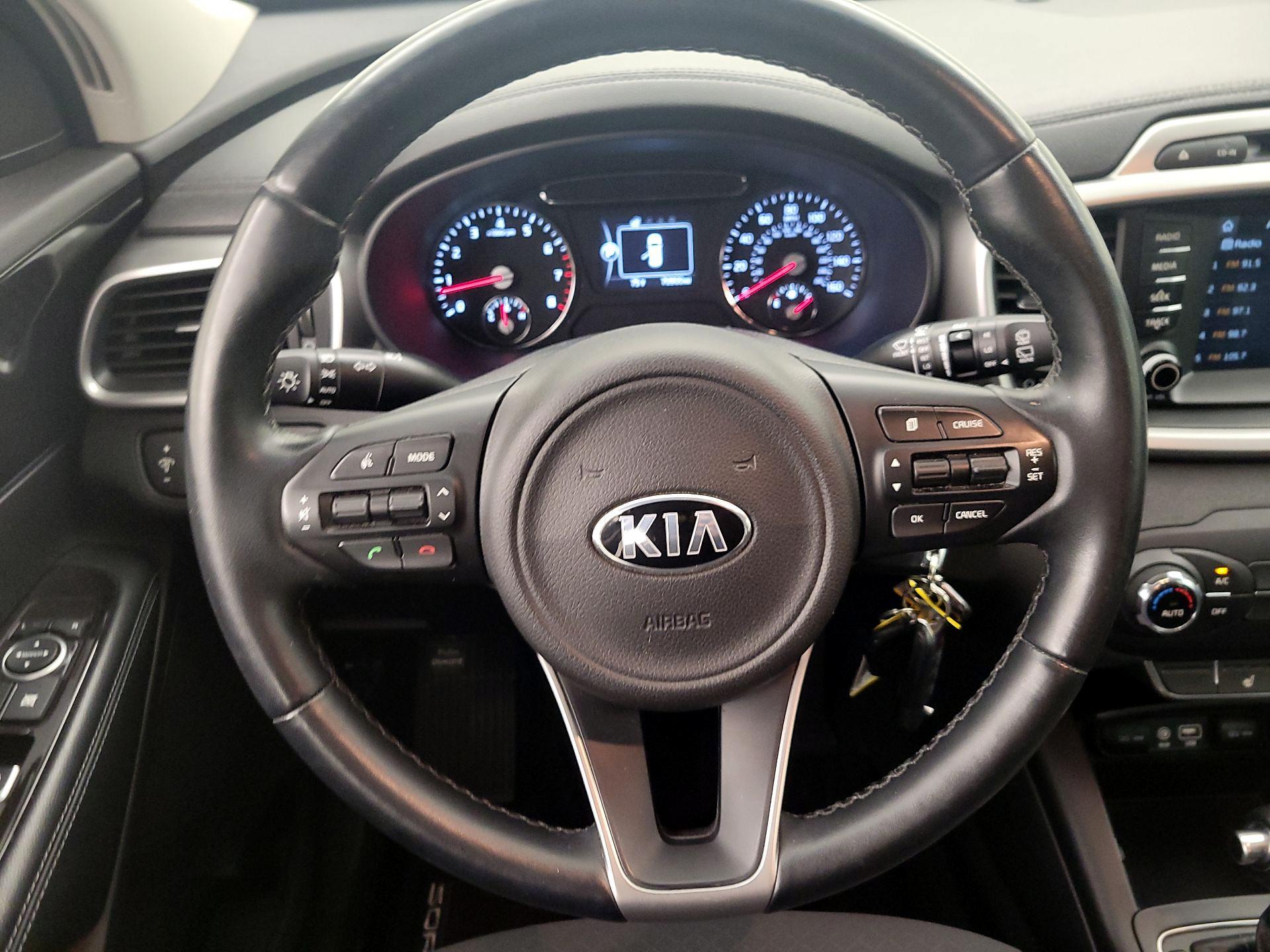 Thumbnail: 2017 Kia Sorento - 10