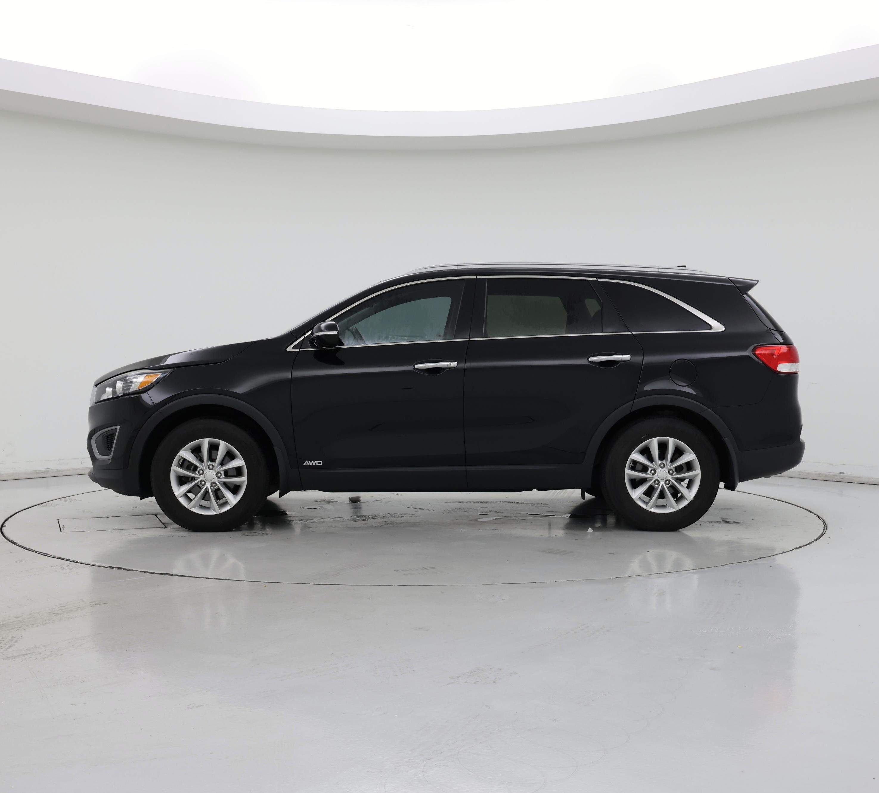 Thumbnail: 2017 Kia Sorento - 3