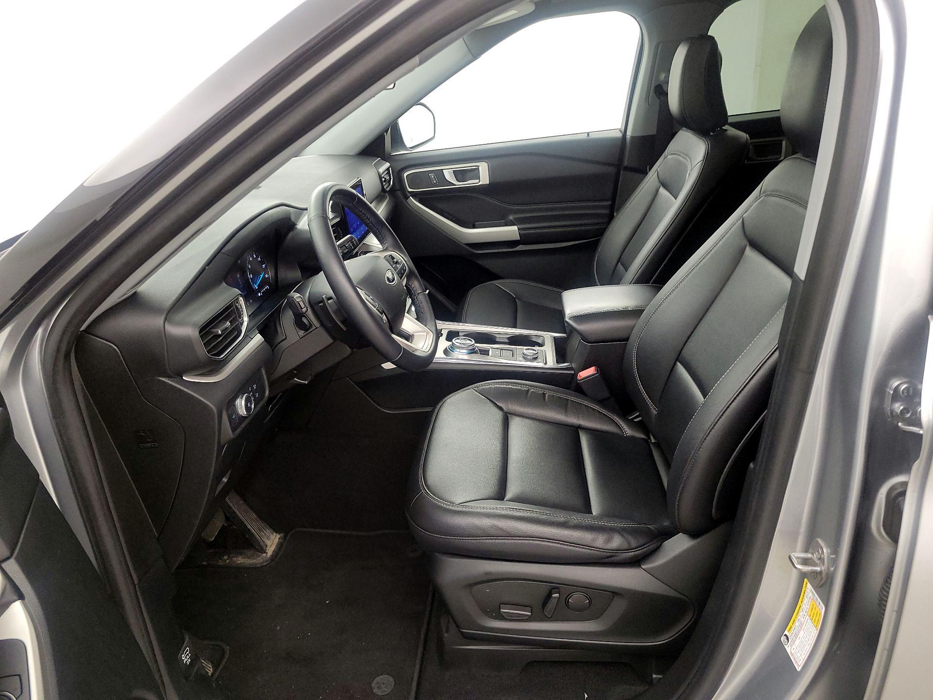 Thumbnail: 2020 Ford Explorer - 11