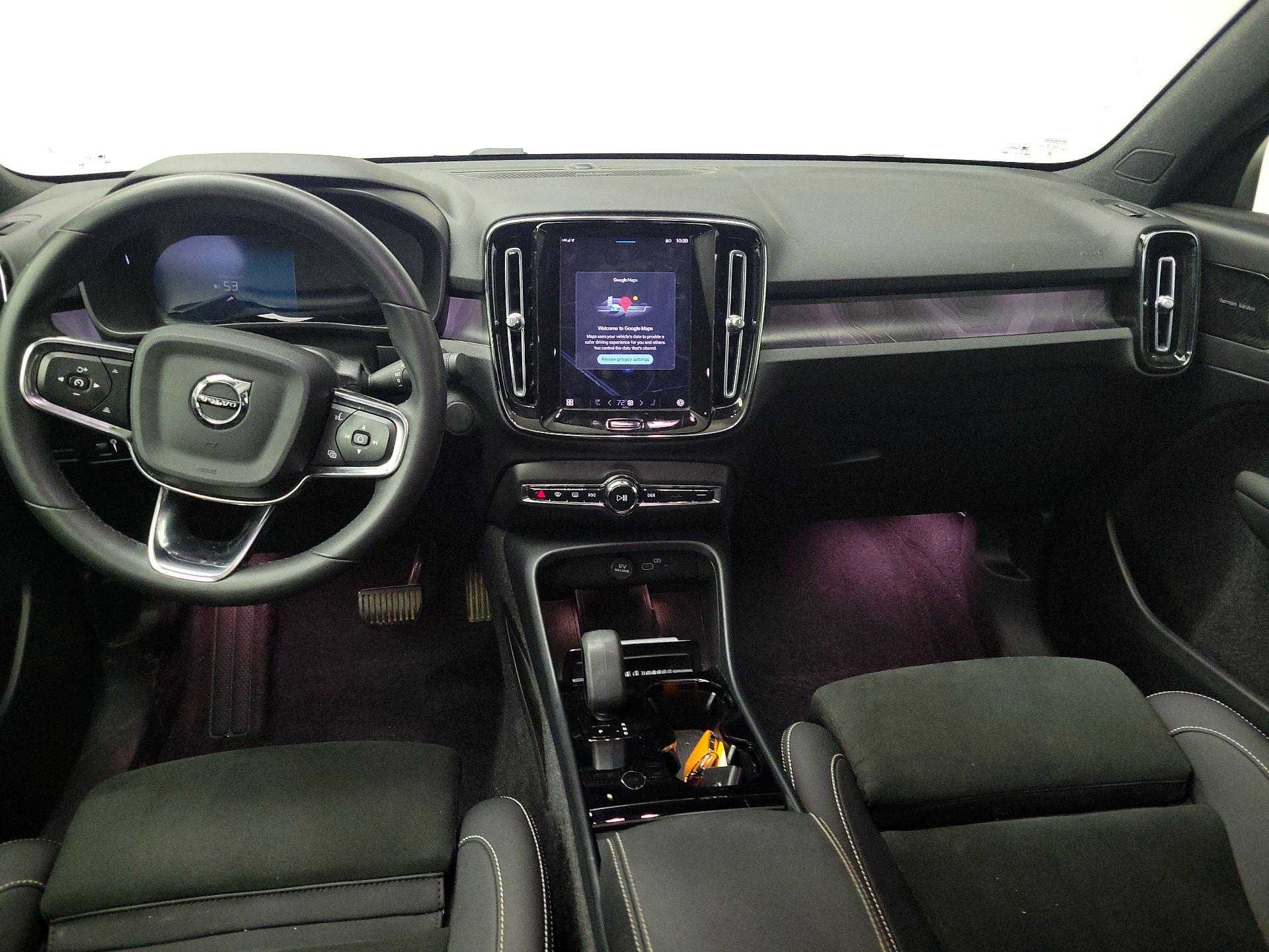 Thumbnail: 2022 Volvo C40 - 9