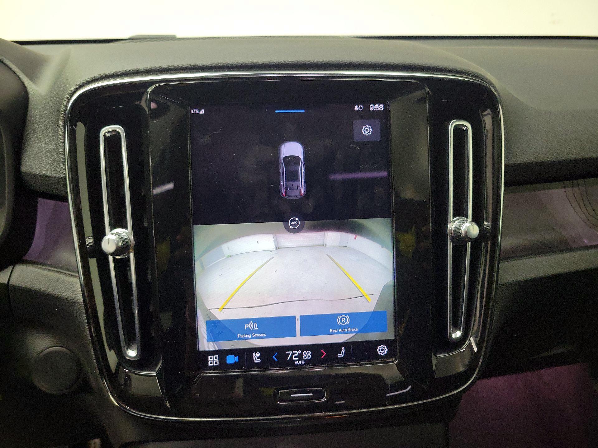 Thumbnail: 2022 Volvo C40 - 15