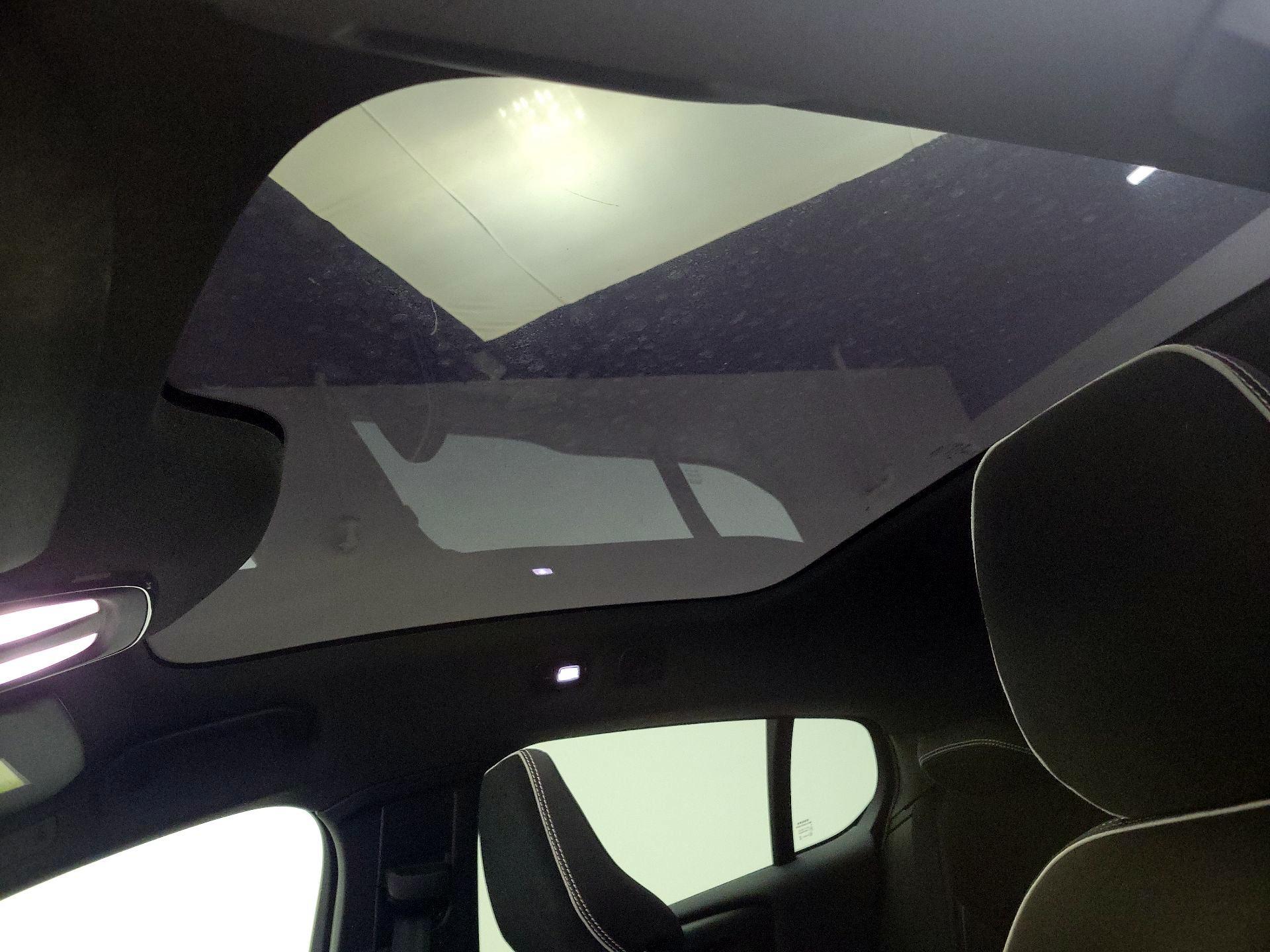 Thumbnail: 2022 Volvo C40 - 20