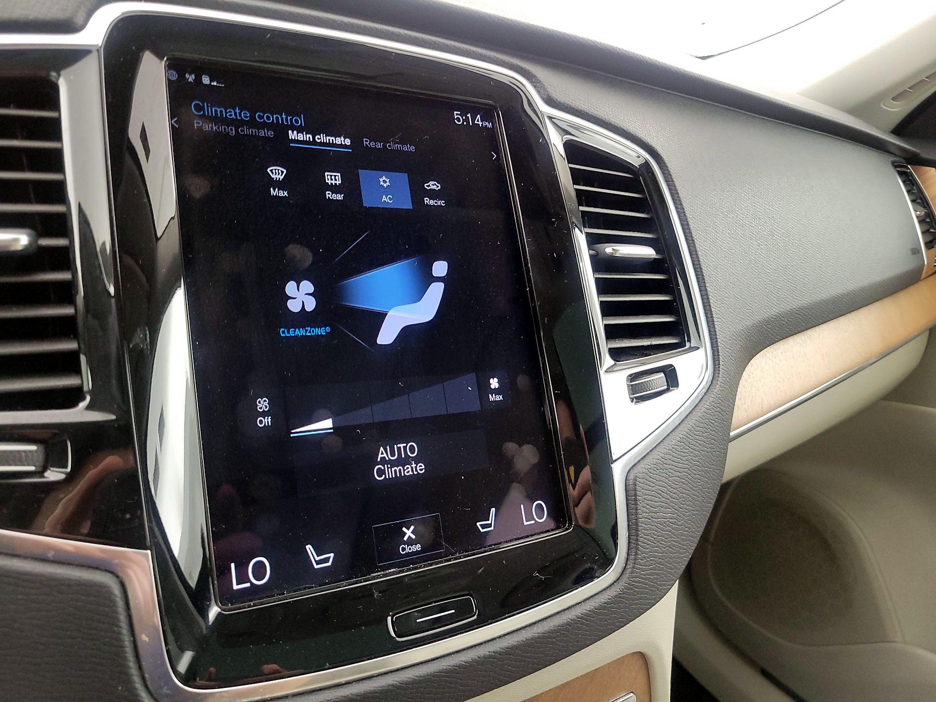 Thumbnail: 2022 Volvo XC90 - 17