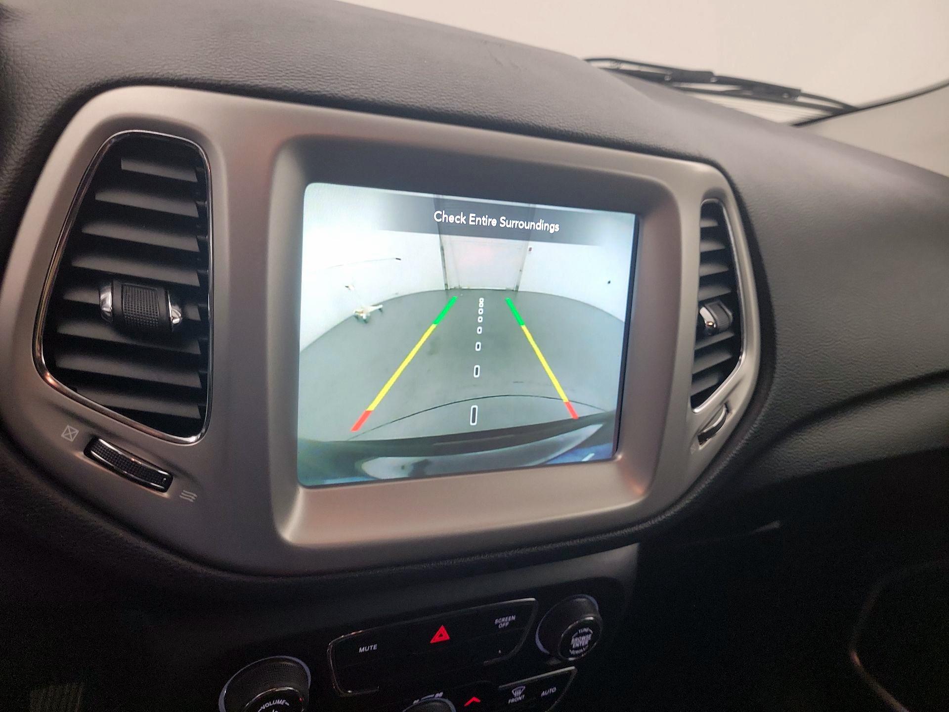 Thumbnail: 2020 Jeep Compass - 15