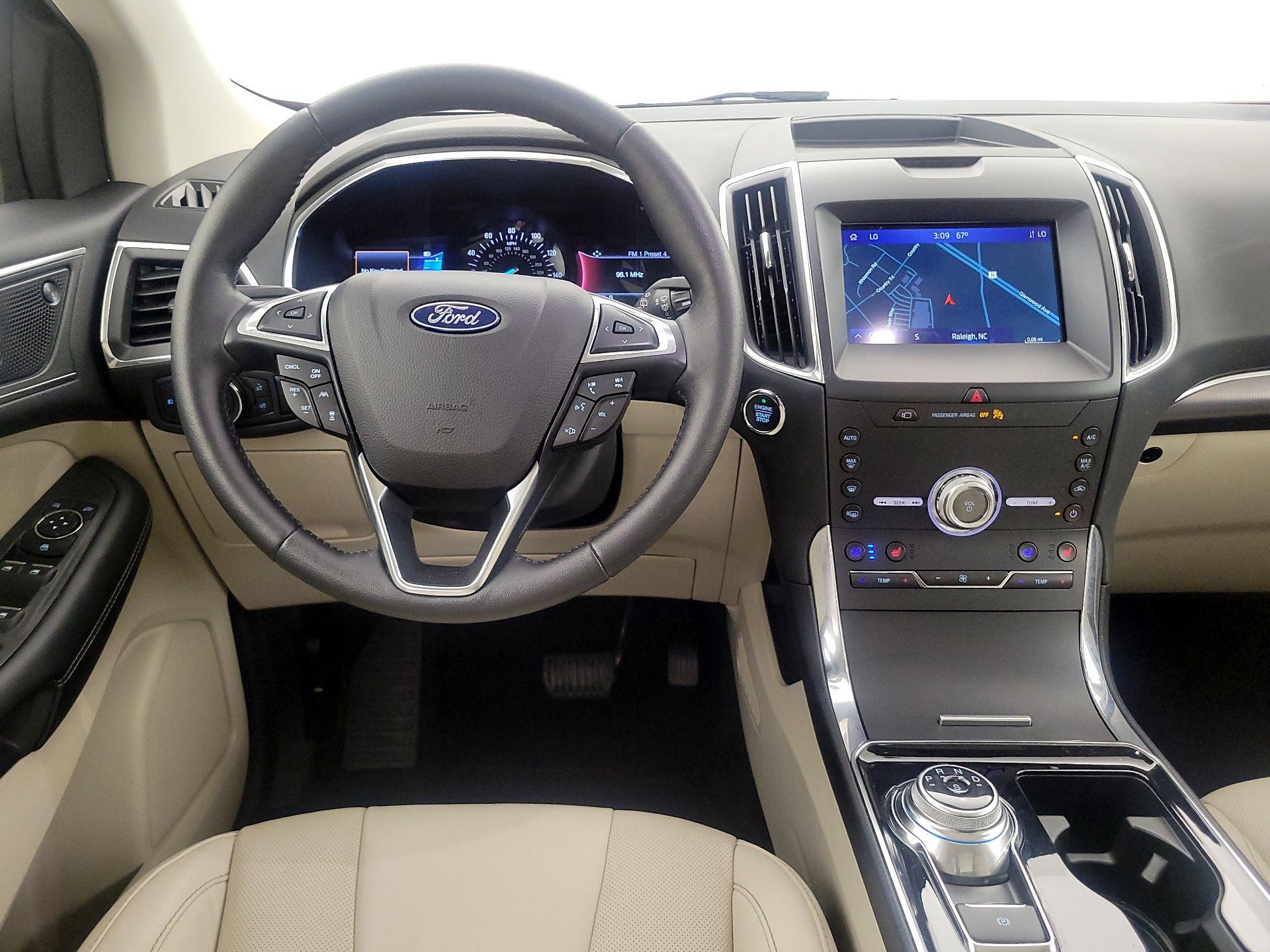 Thumbnail: 2020 Ford Edge - 10