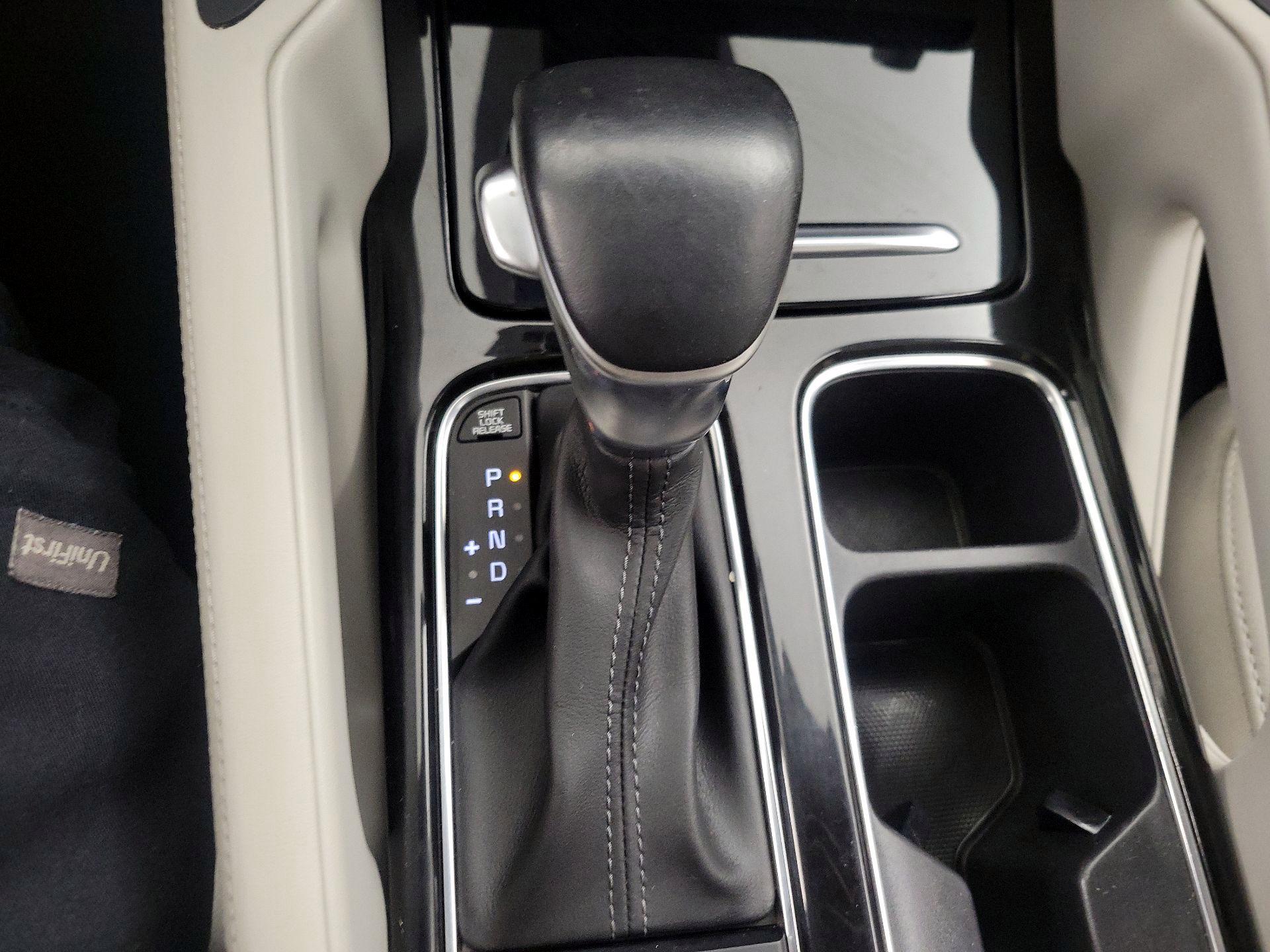 Thumbnail: 2020 Kia Telluride - 18