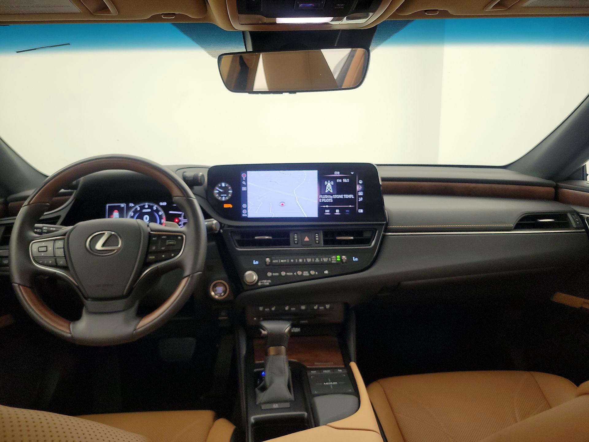 Thumbnail: 2022 Lexus ES - 9
