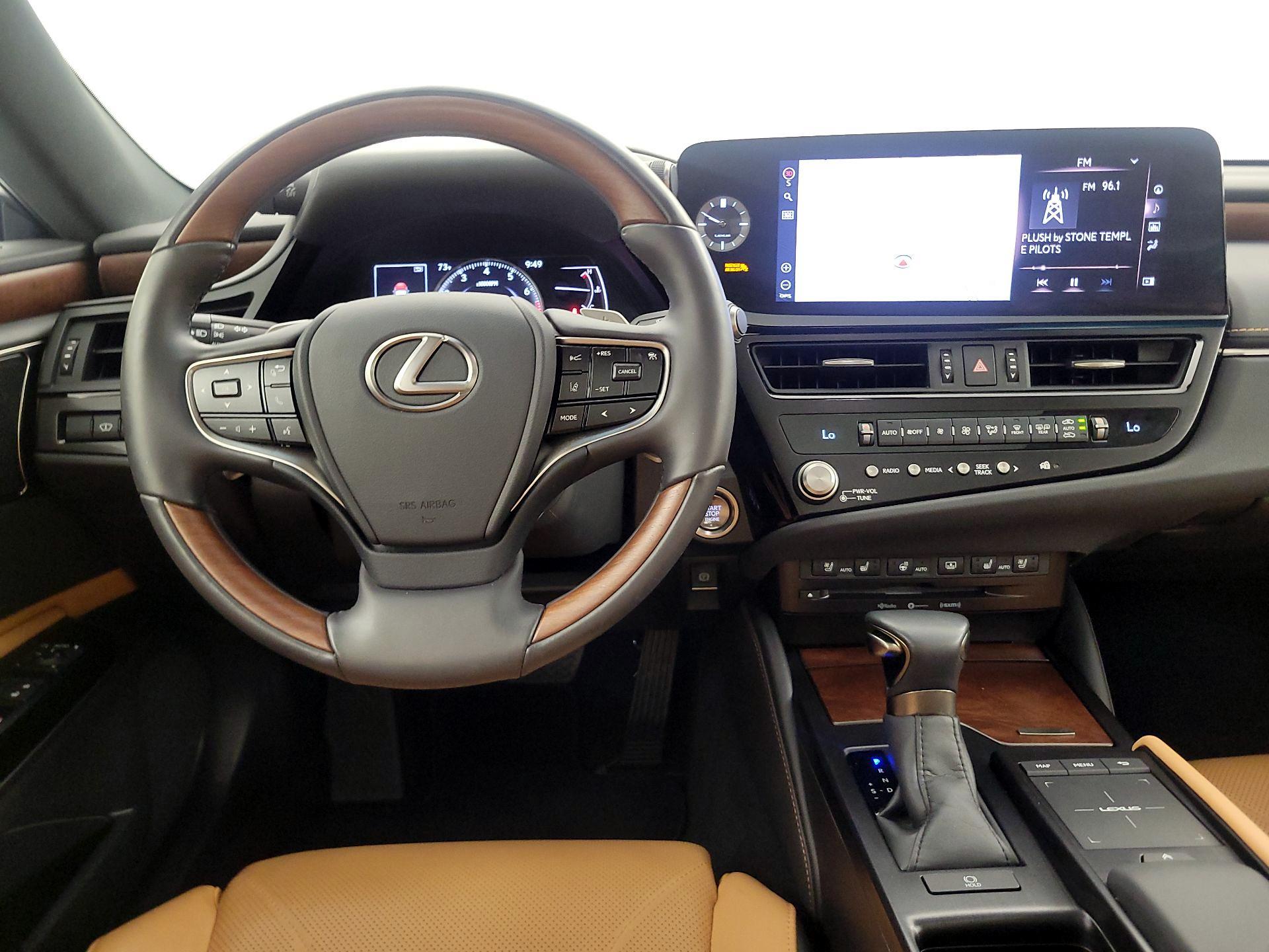 Thumbnail: 2022 Lexus ES - 10