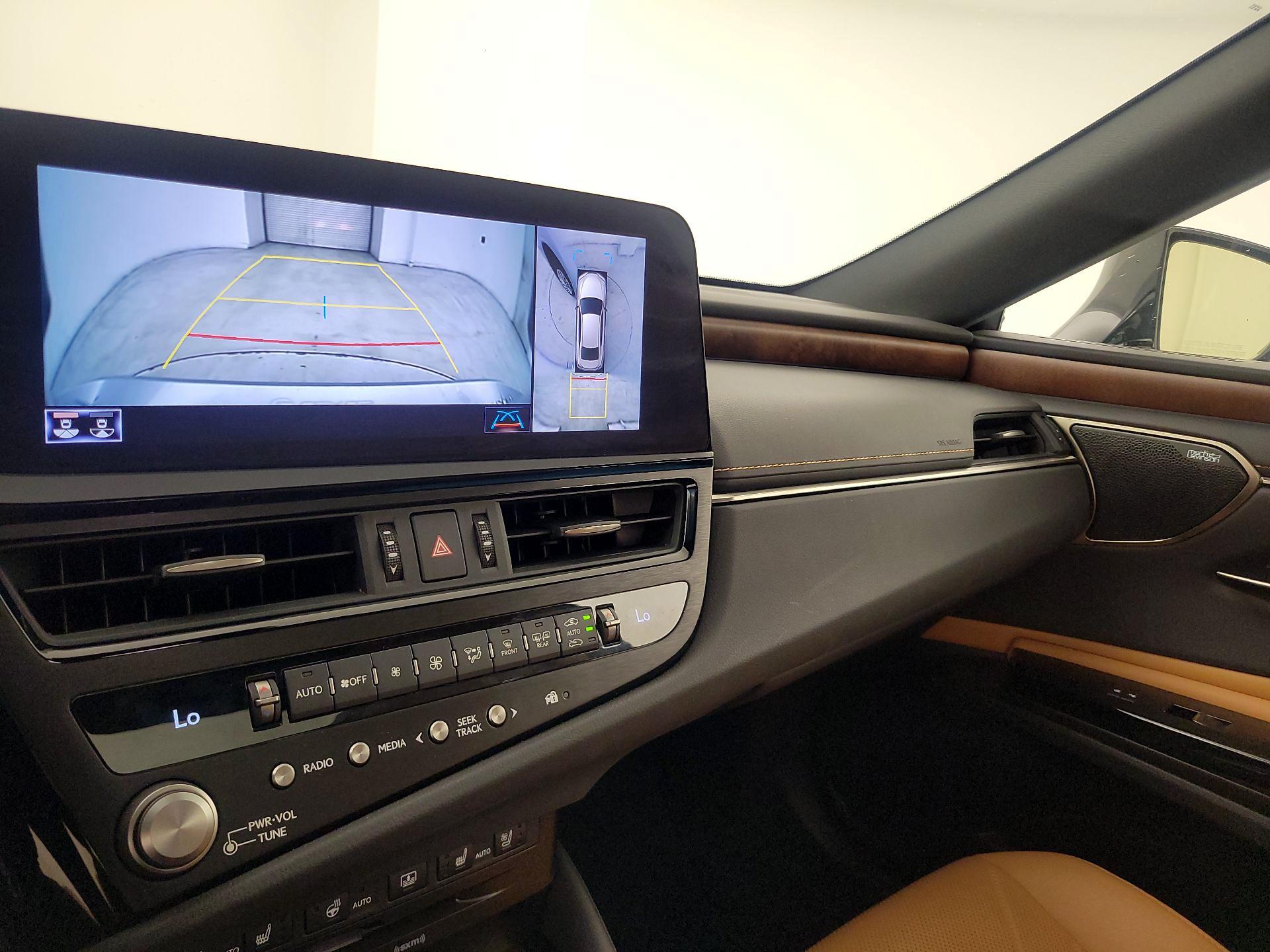 Thumbnail: 2022 Lexus ES - 15