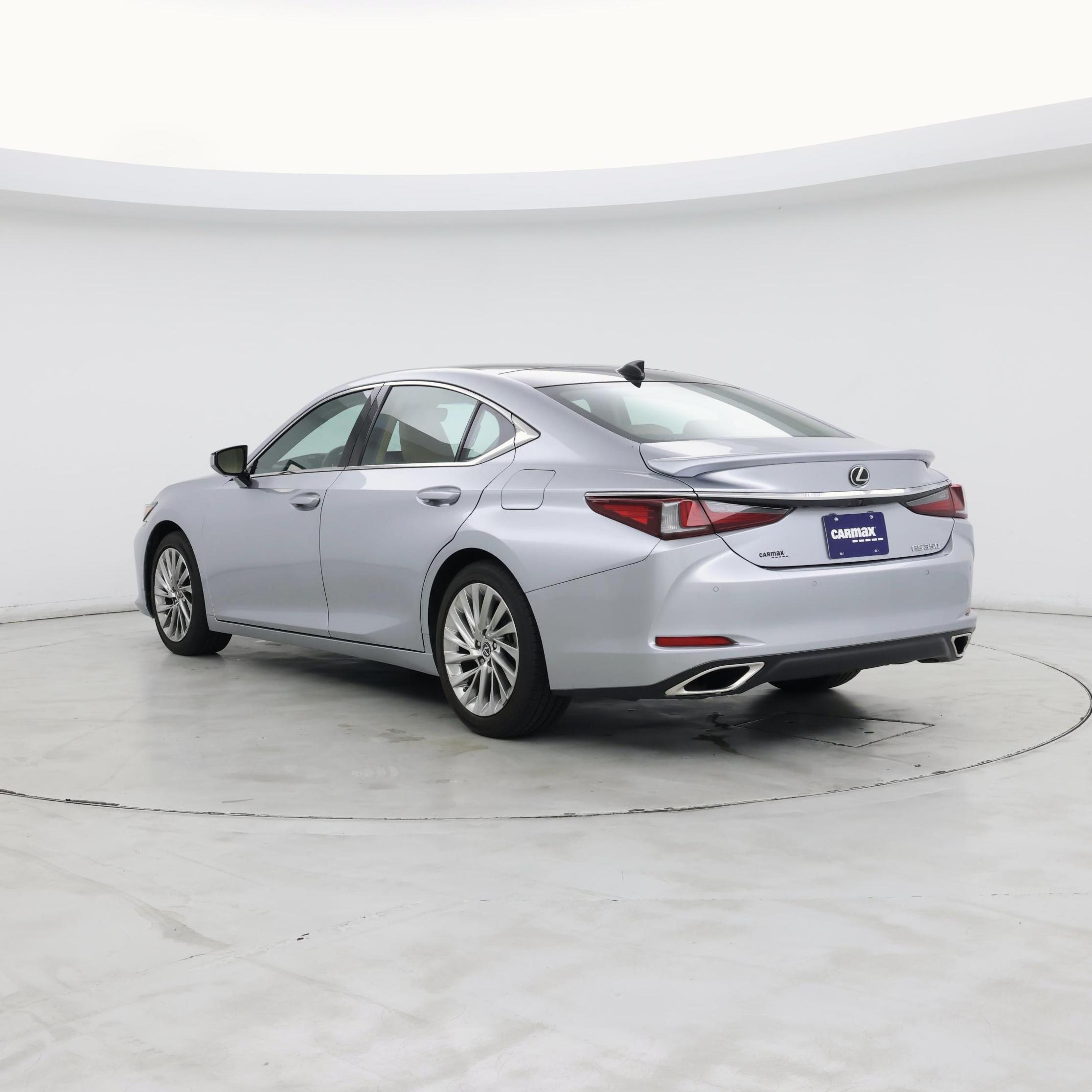 Thumbnail: 2022 Lexus ES - 2