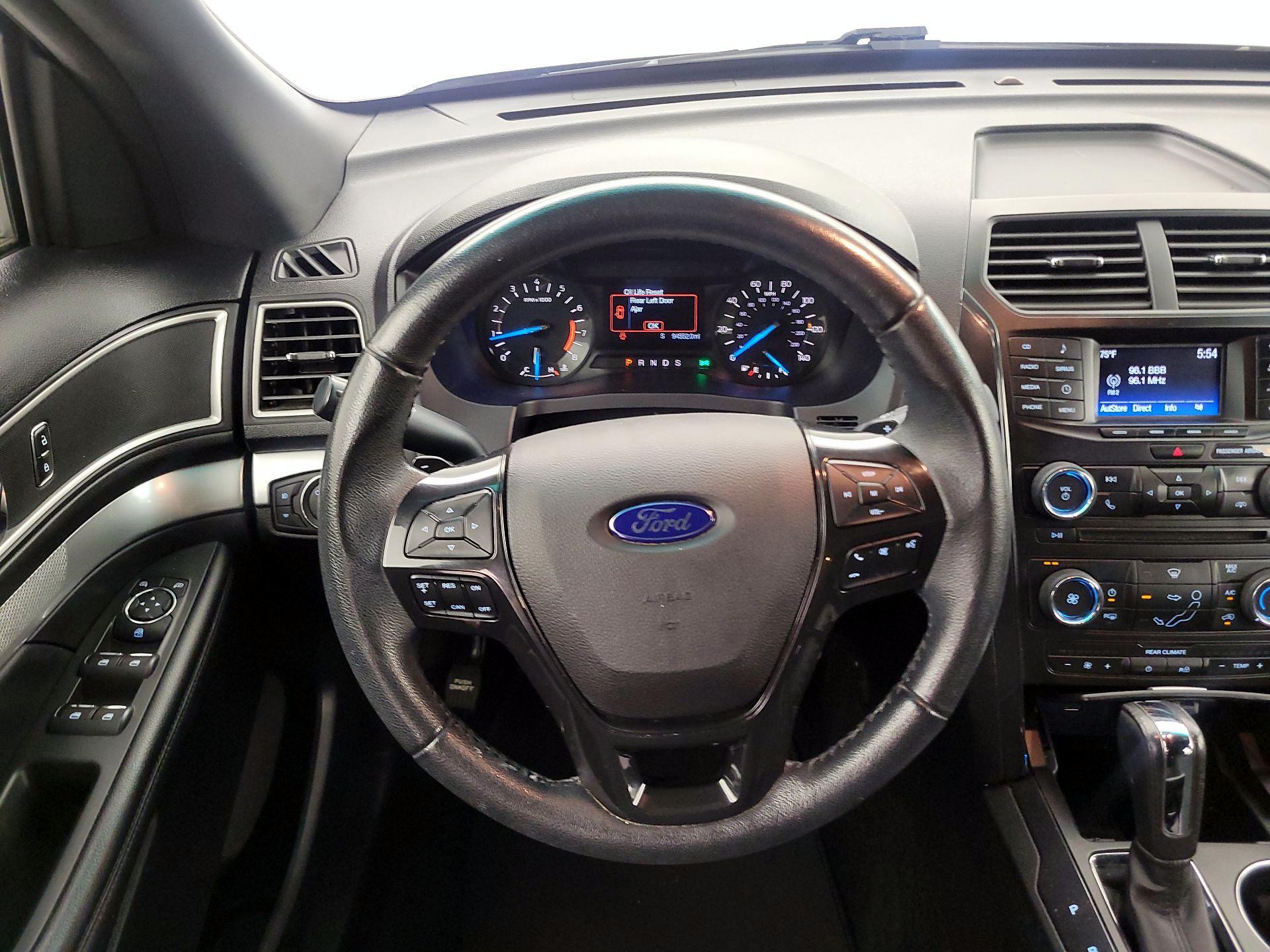 Thumbnail: 2017 Ford Explorer - 10