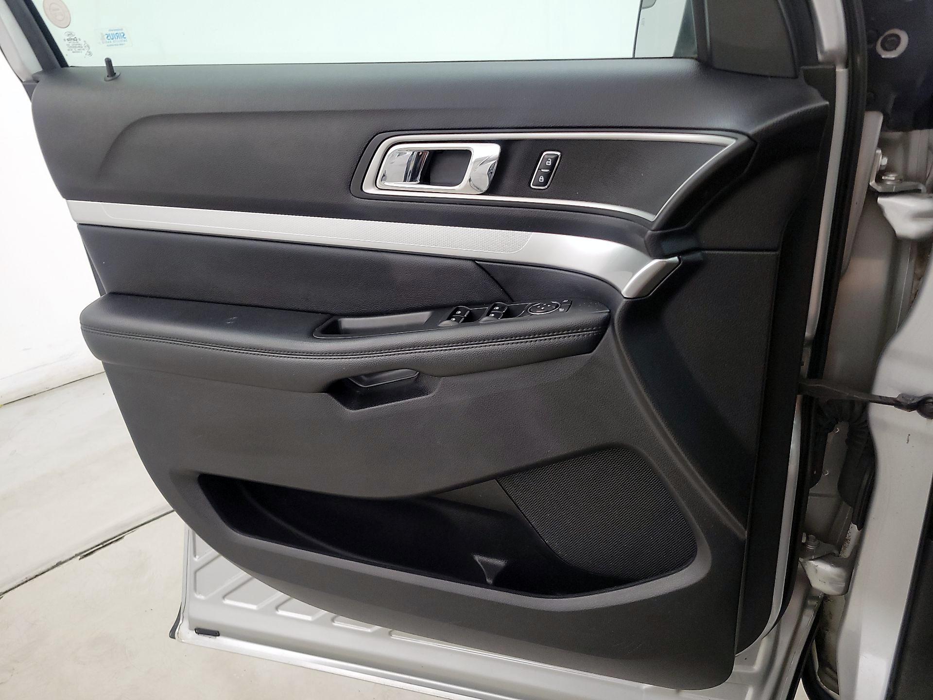 Thumbnail: 2017 Ford Explorer - 12