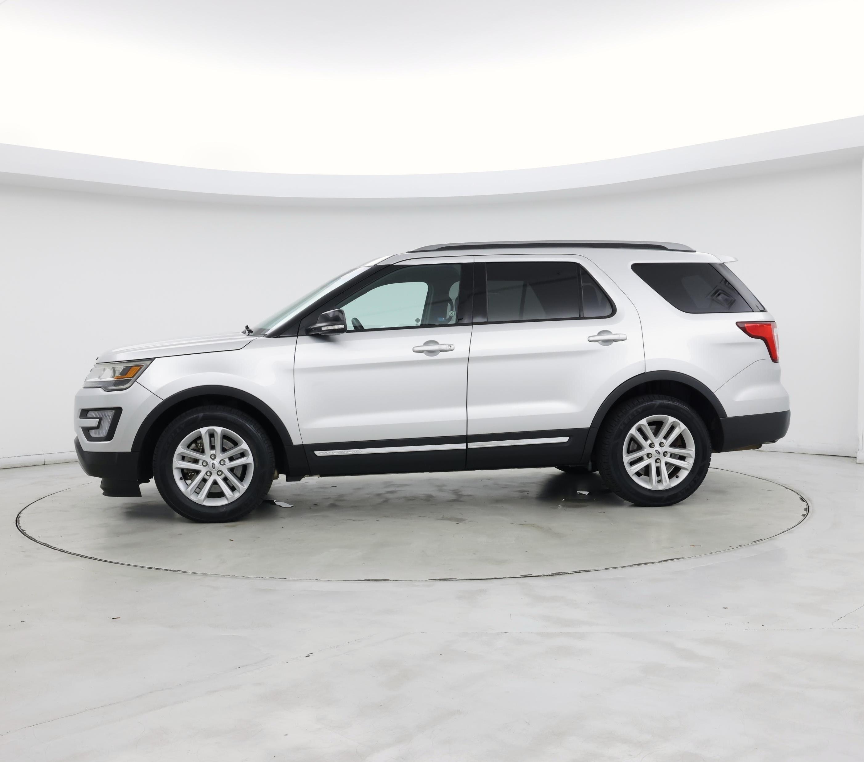 Thumbnail: 2017 Ford Explorer - 3