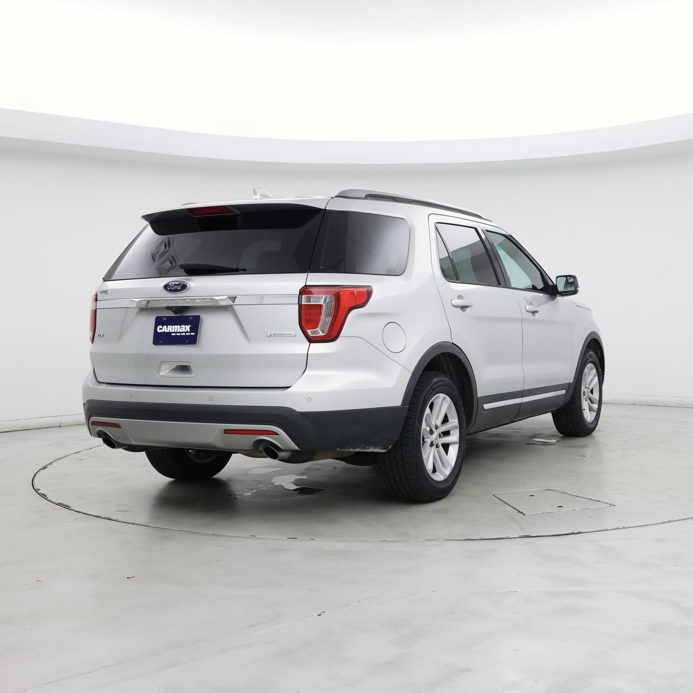 Thumbnail: 2017 Ford Explorer - 8