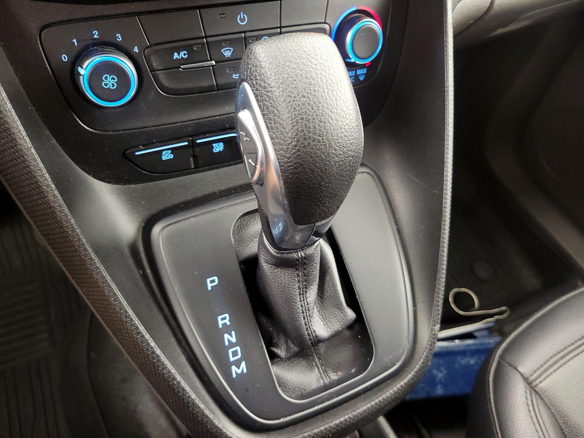 Thumbnail: 2019 Ford Transit Series - 17