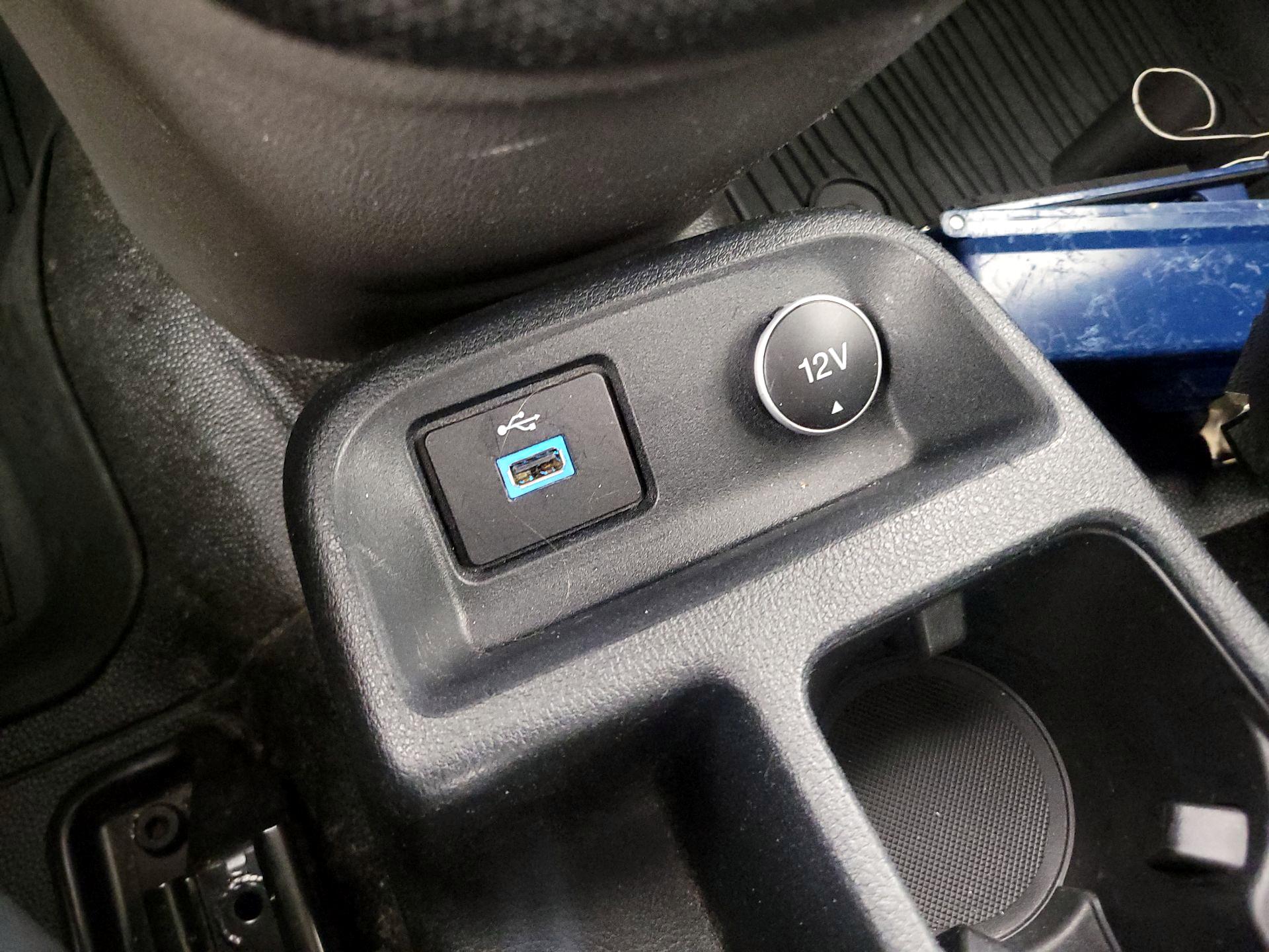 Thumbnail: 2019 Ford Transit Series - 18