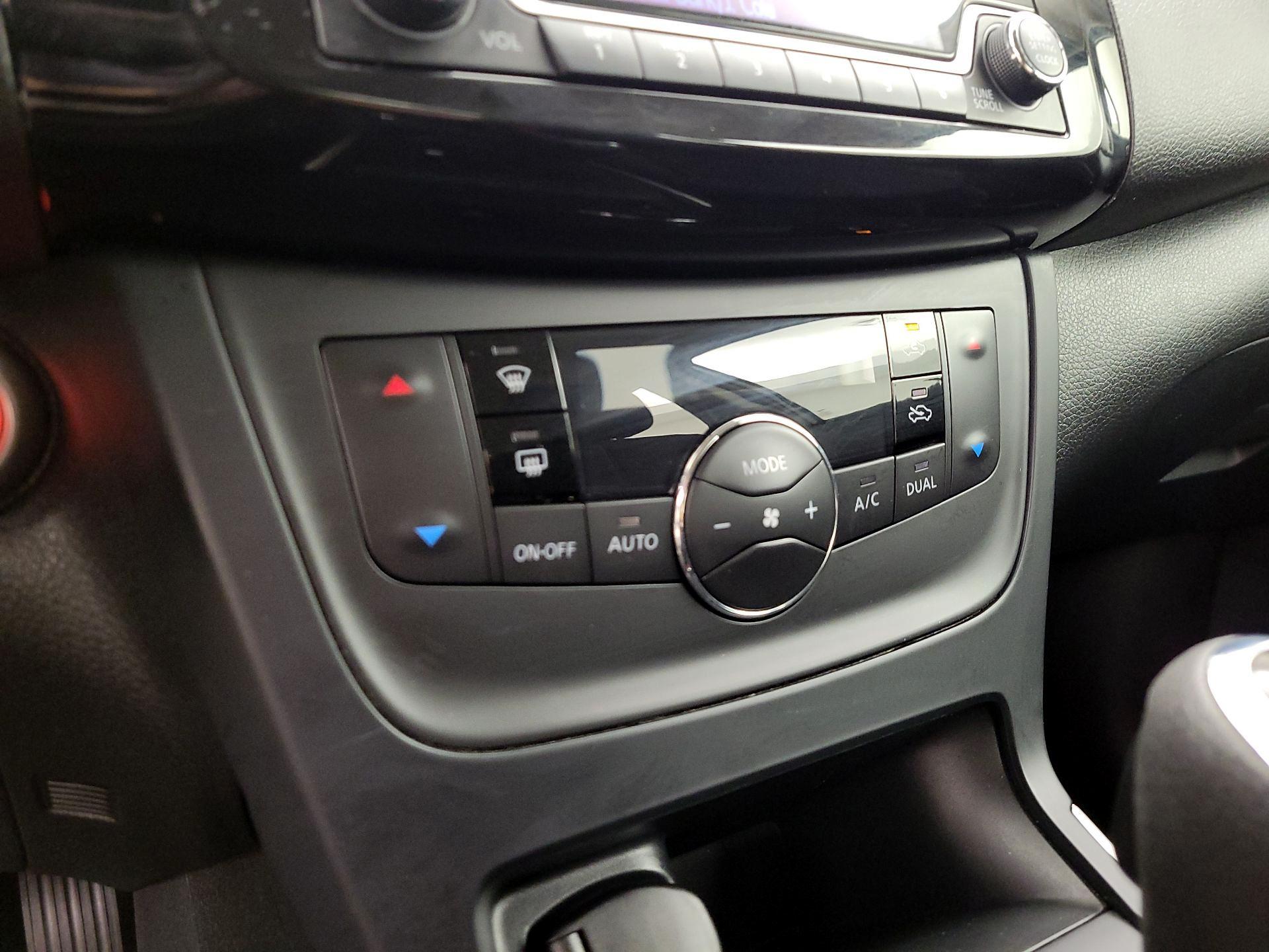 Thumbnail: 2018 Nissan Sentra - 16