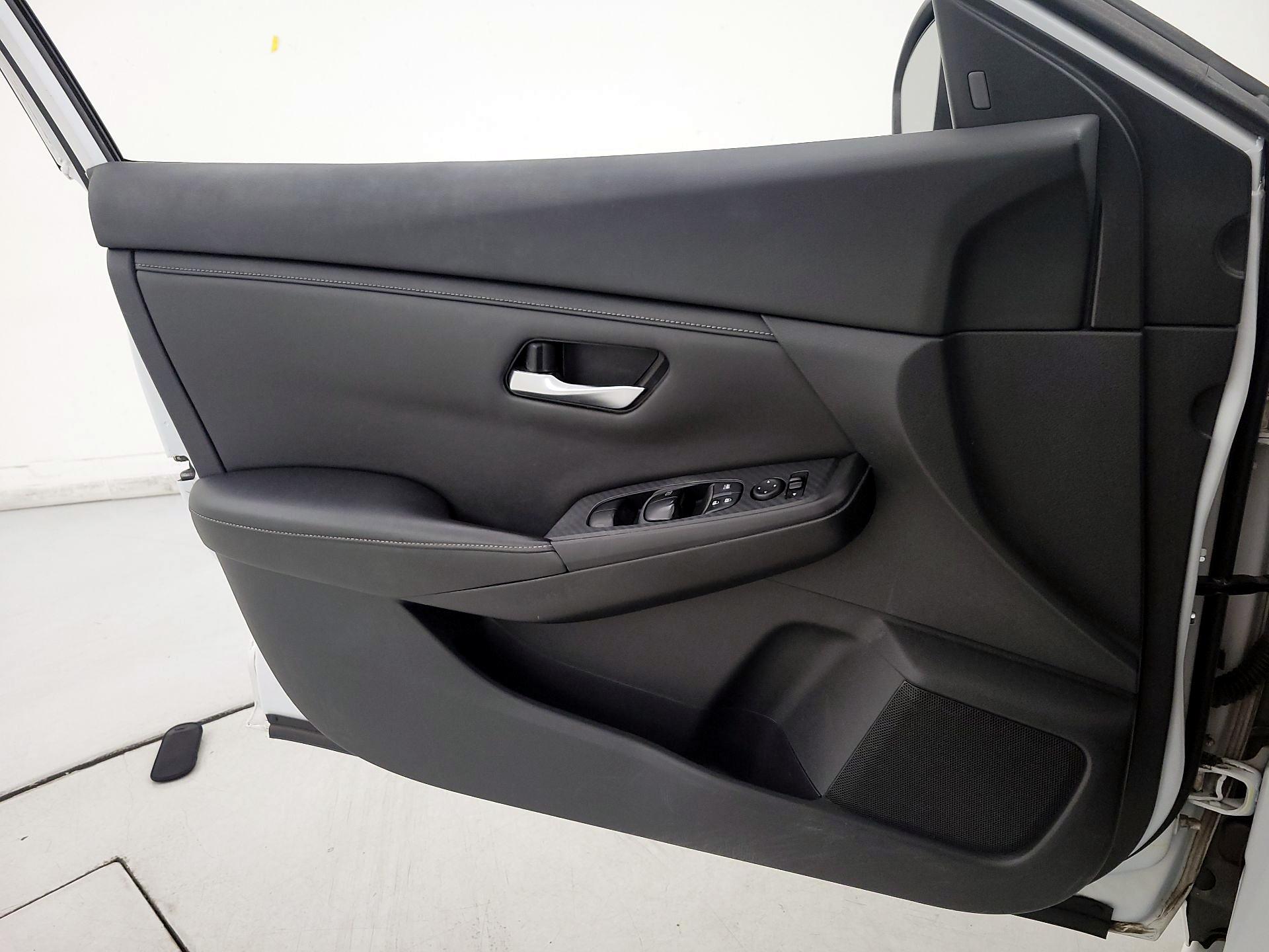 Thumbnail: 2020 Nissan Sentra - 12