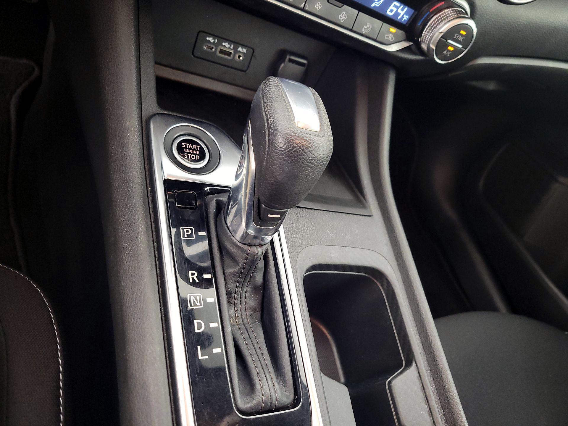 Thumbnail: 2020 Nissan Sentra - 17