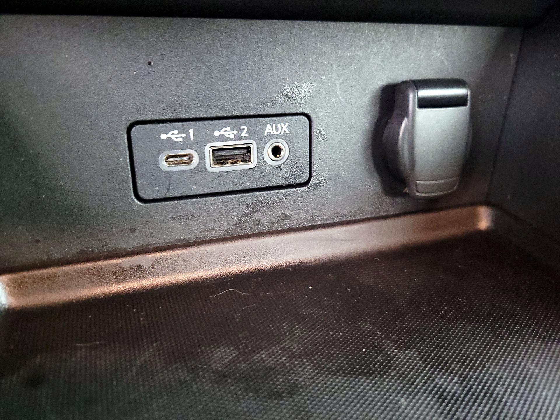 Thumbnail: 2020 Nissan Sentra - 18