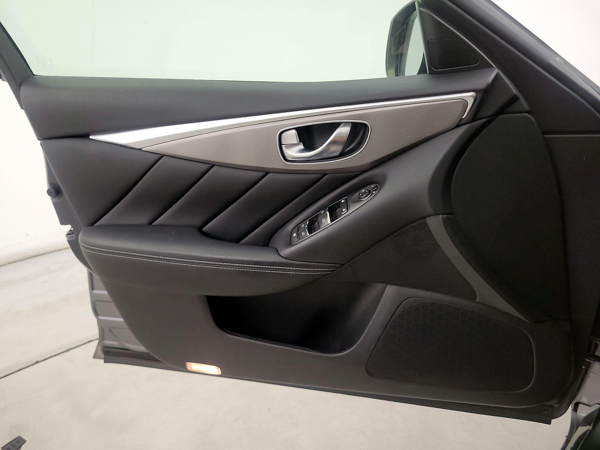Thumbnail: 2015 INFINITI Q50 - 12