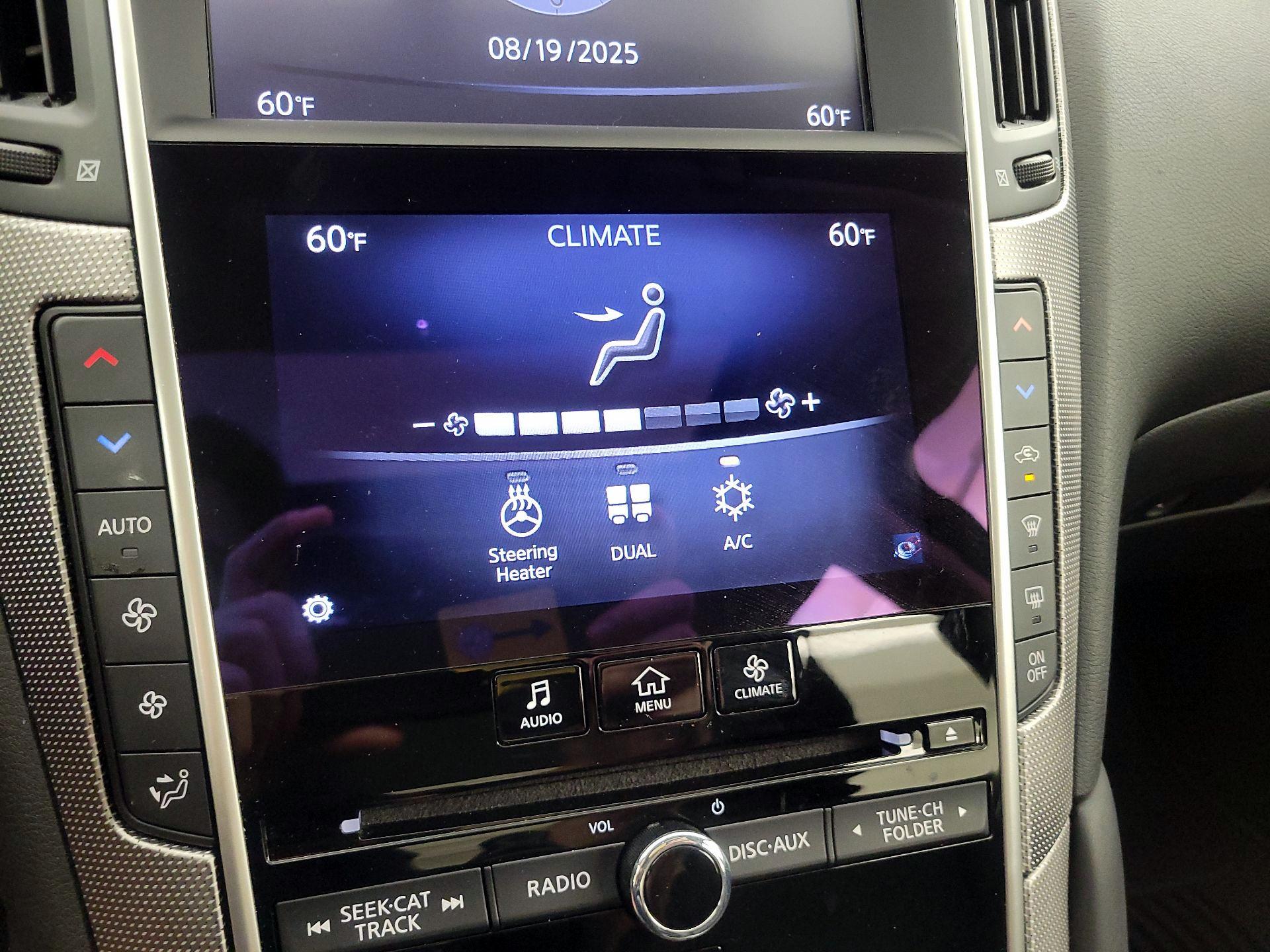 Thumbnail: 2015 INFINITI Q50 - 16