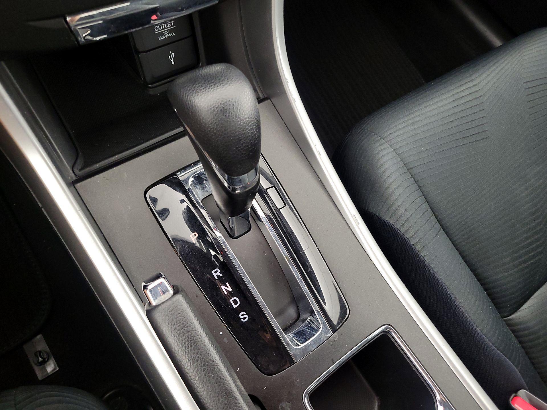 Thumbnail: 2015 Honda Accord - 17