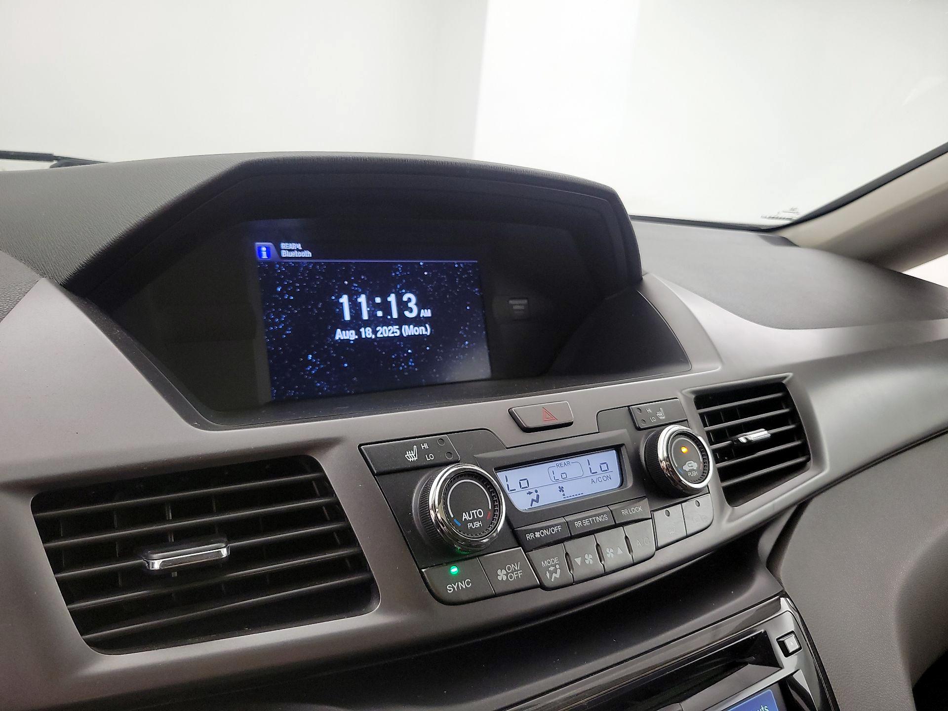 Thumbnail: 2014 Honda Odyssey - 17