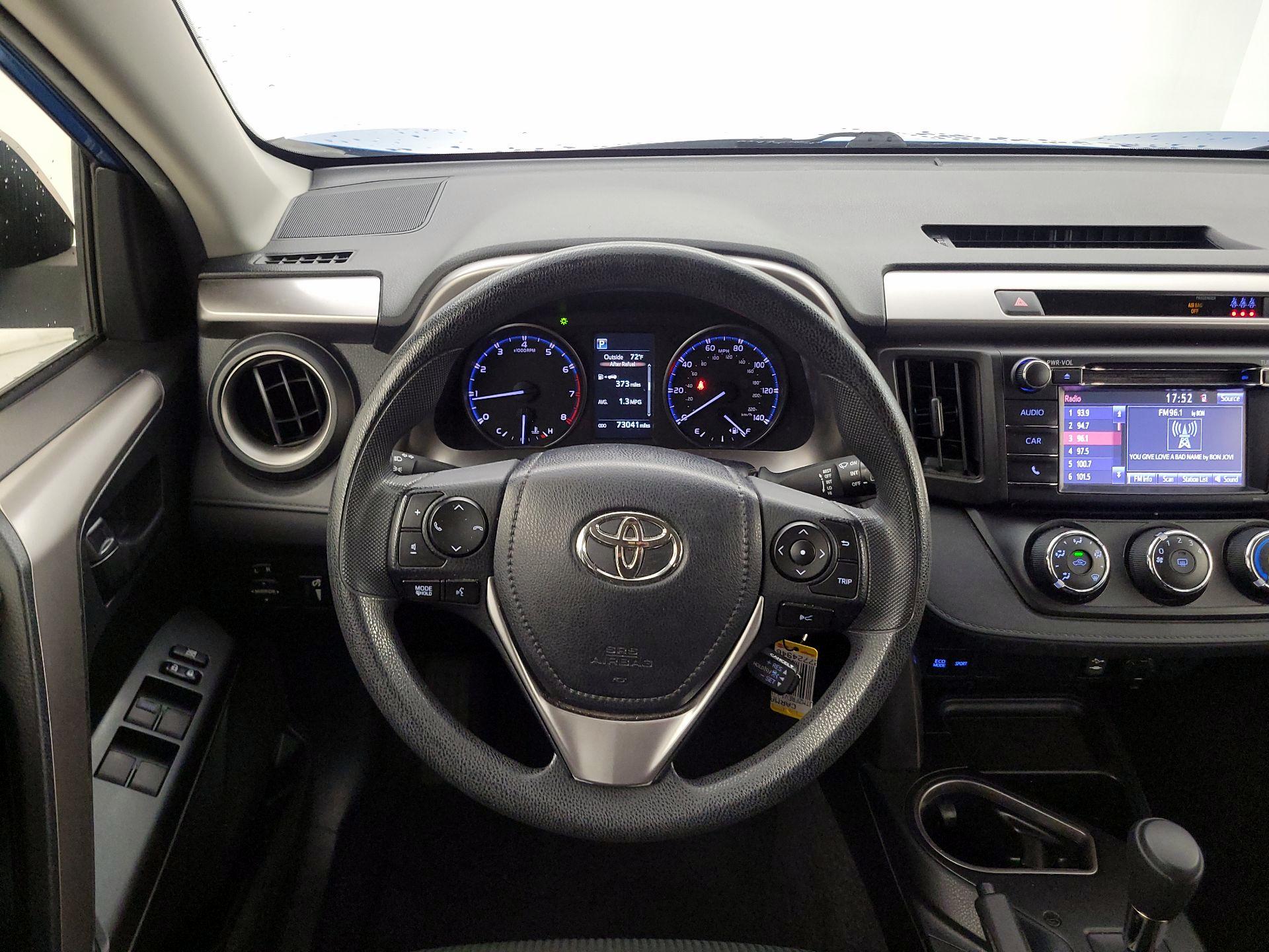 Thumbnail: 2018 Toyota RAV4 - 10
