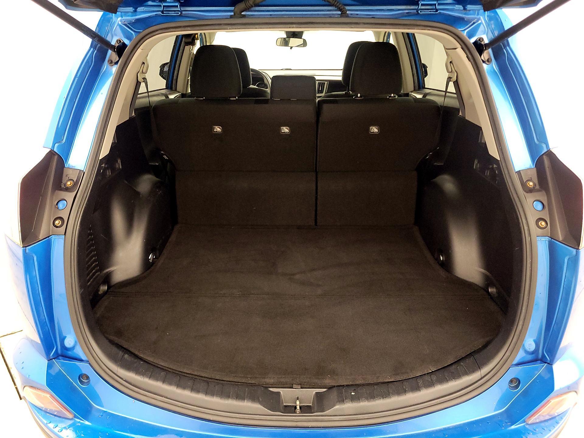 Thumbnail: 2018 Toyota RAV4 - 20