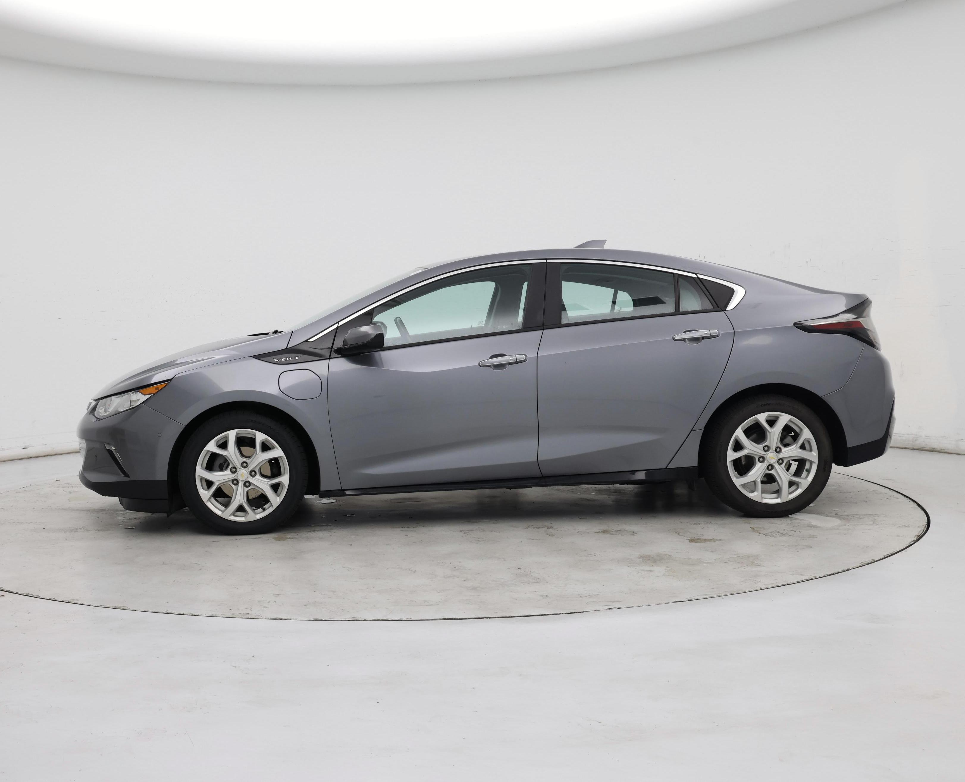 Thumbnail: 2018 Chevrolet Volt - 3