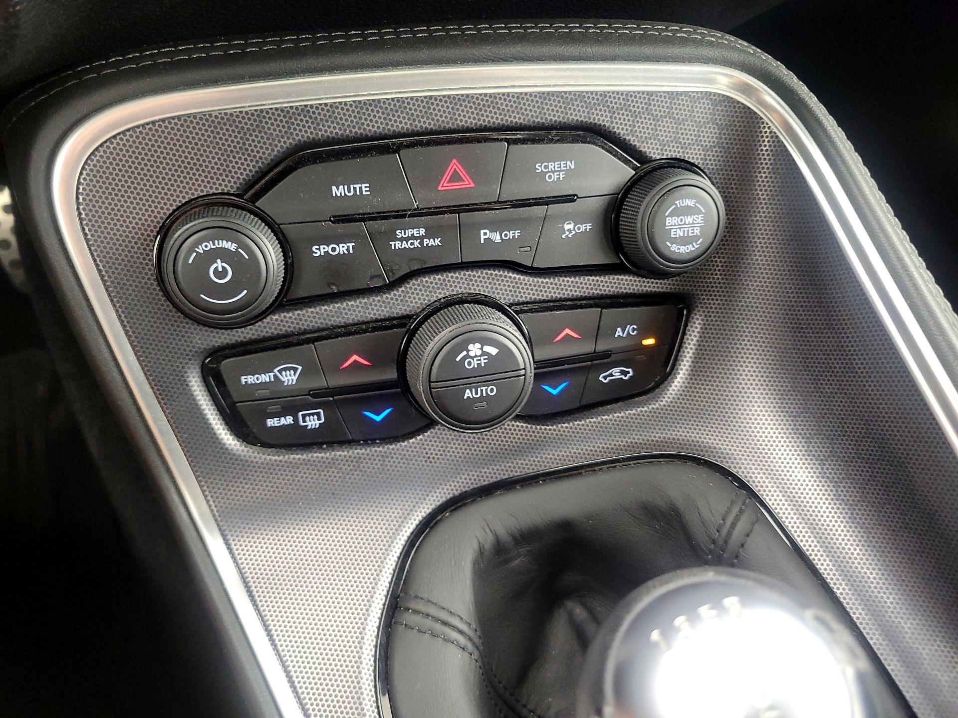 Thumbnail: 2018 Dodge Challenger - 16