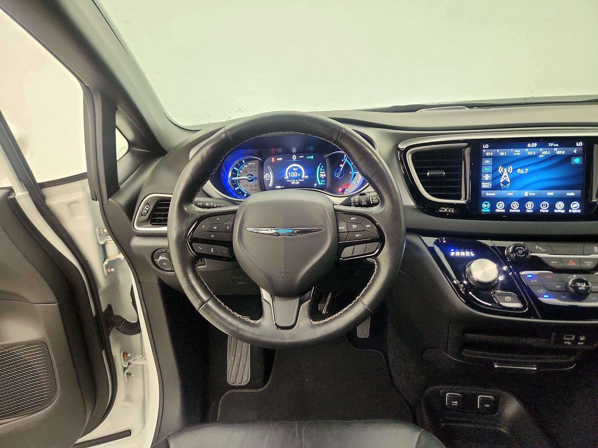 Thumbnail: 2020 Chrysler Pacifica - 10