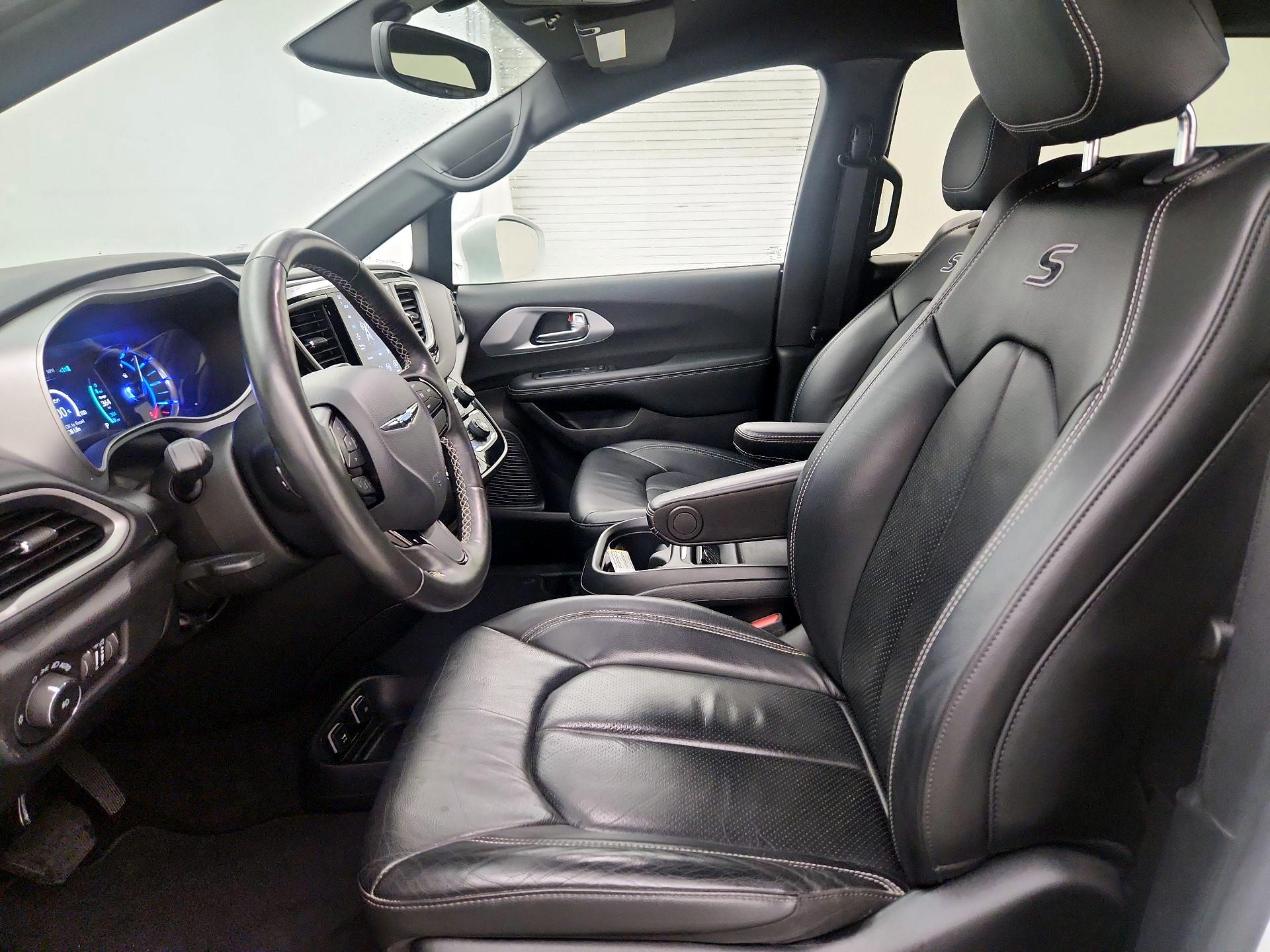 Thumbnail: 2020 Chrysler Pacifica - 11