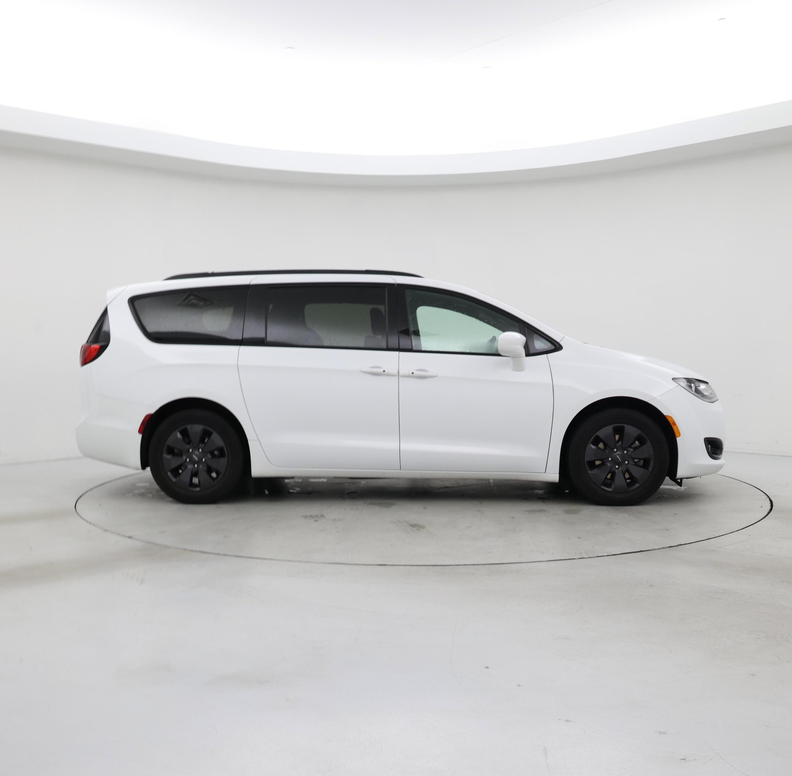 Thumbnail: 2020 Chrysler Pacifica - 7