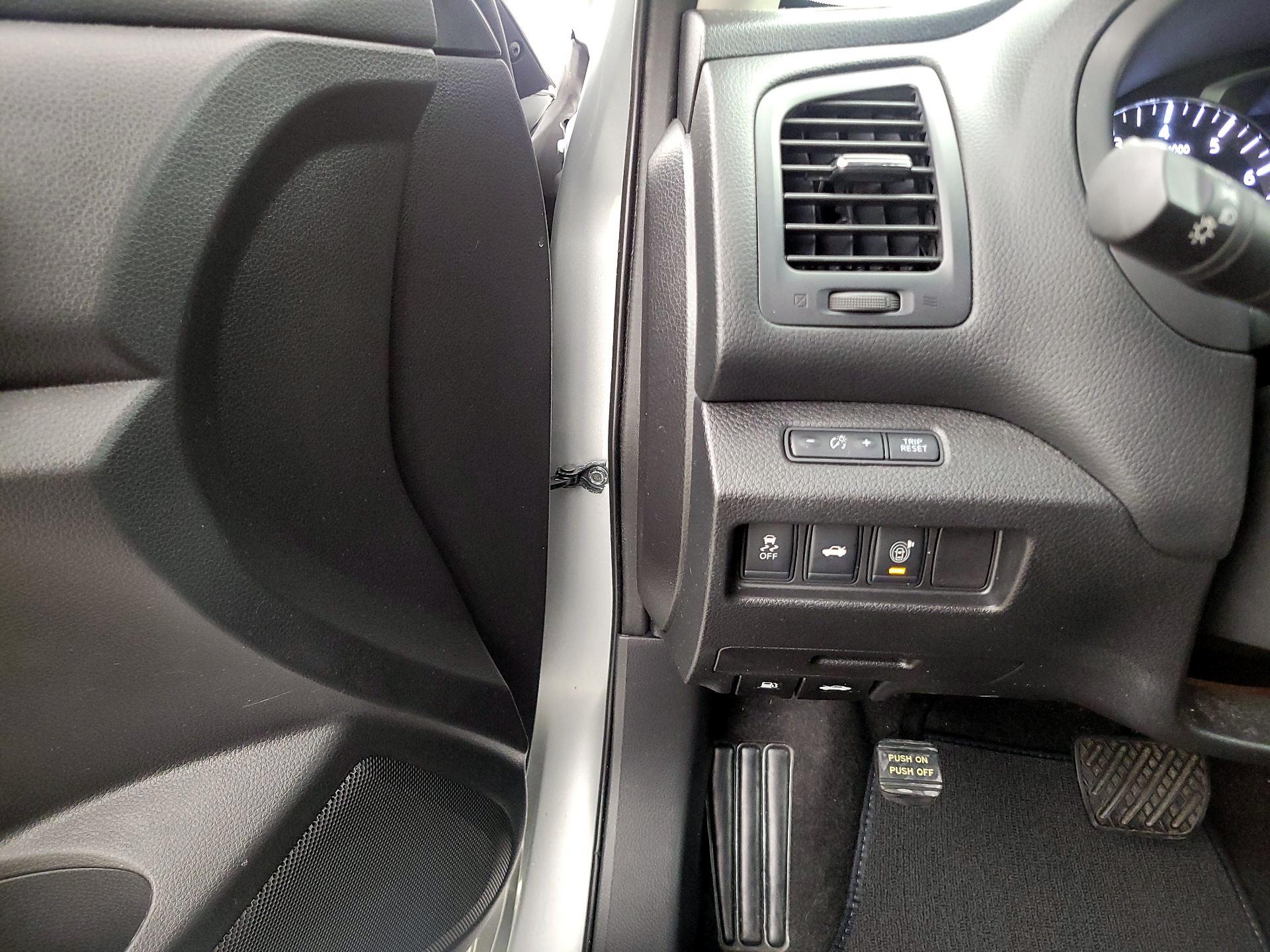 Thumbnail: 2014 Nissan Altima - 13