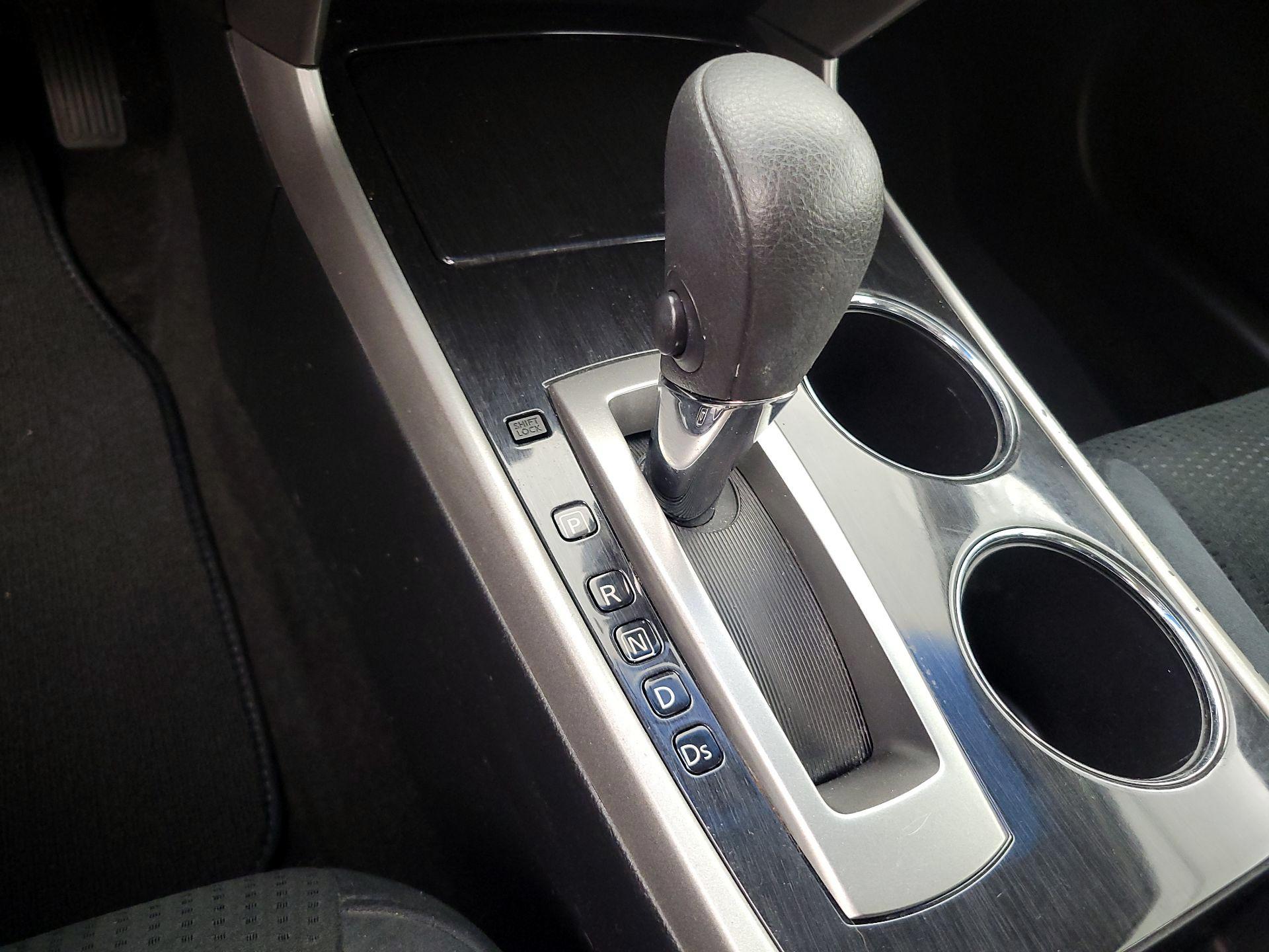 Thumbnail: 2014 Nissan Altima - 18
